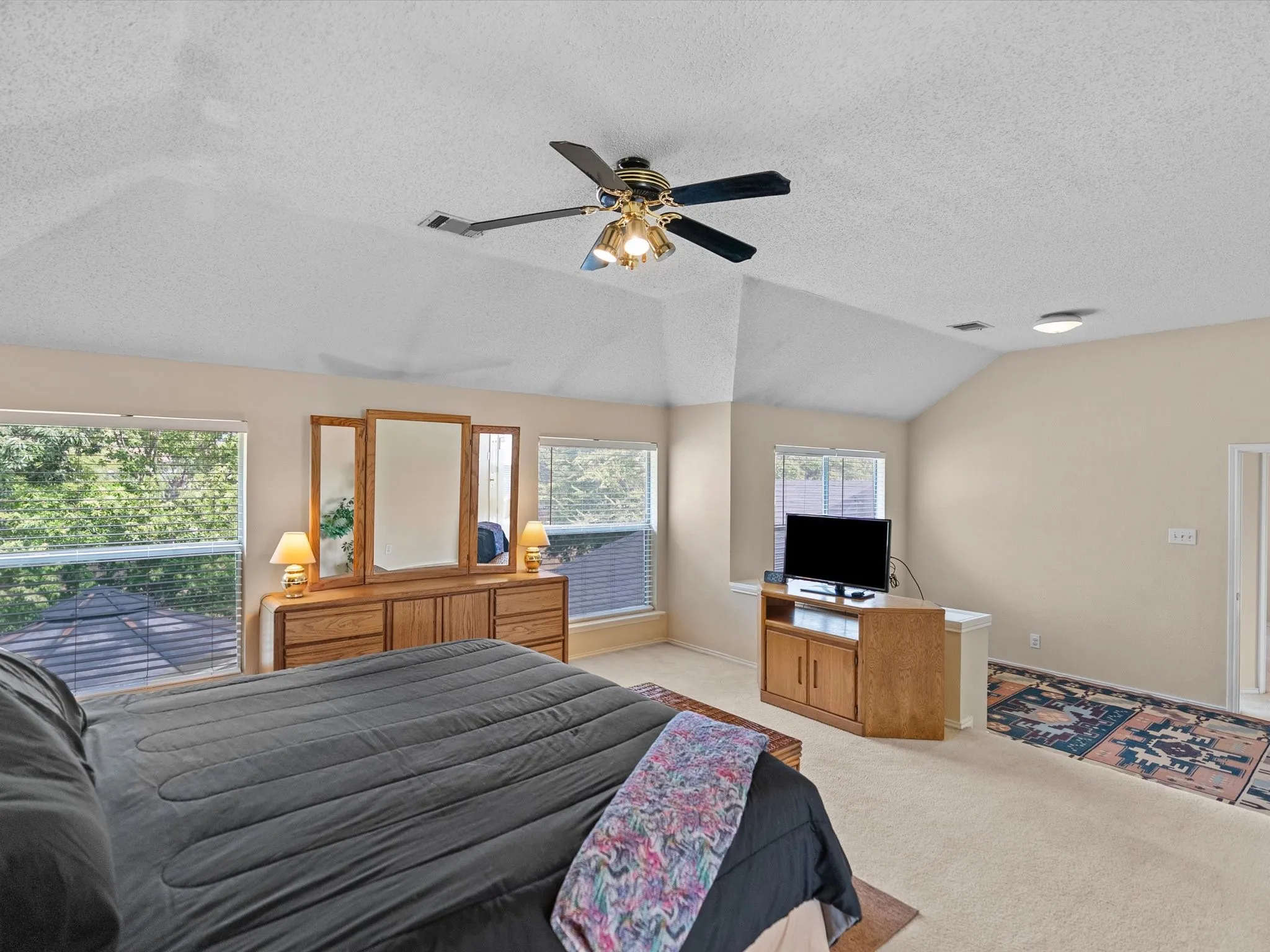 Single Family Residence For Sale in Dallas County , 7501 Gillon Drive, Rowlett, Texas 75089, 4 Bedroom, 3 Bathroom, Garage spaces, 2,481 Sqft, built in 1993, mls#21397894, Real Estate Agent in Rowlett, Homes For Sale in Dallas county, Homes For Sale in Rowlett, Realtor in Rowlett Texas, Real Estate Brokerage Independent Realty Texas, Luminita Cordes Realtor