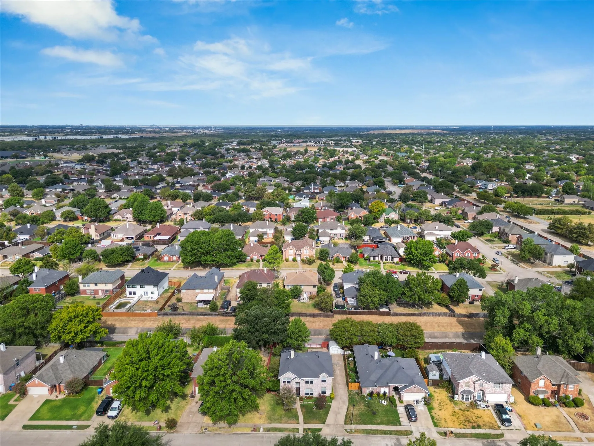 Single Family Residence For Sale in Dallas County , 7501 Gillon Drive, Rowlett, Texas 75089, 4 Bedroom, 3 Bathroom, Garage spaces, 2,481 Sqft, built in 1993, mls#21397894, Real Estate Agent in Rowlett, Homes For Sale in Dallas county, Homes For Sale in Rowlett, Realtor in Rowlett Texas, Real Estate Brokerage Independent Realty Texas, Luminita Cordes Realtor