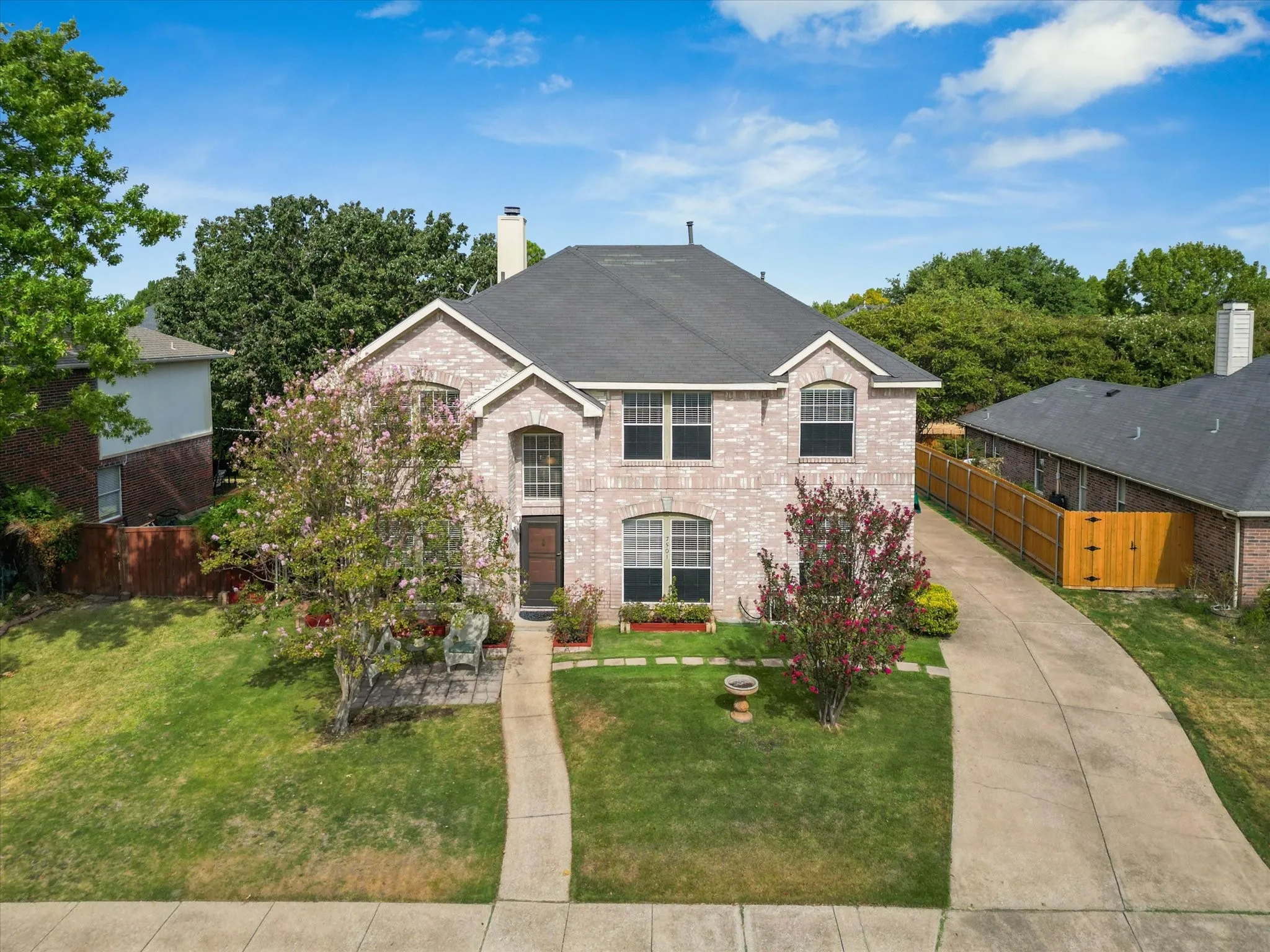 Single Family Residence For Sale in Dallas County , 7501 Gillon Drive, Rowlett, Texas 75089, 4 Bedroom, 3 Bathroom, Garage spaces, 2,481 Sqft, built in 1993, mls#21397894, Real Estate Agent in Rowlett, Homes For Sale in Dallas county, Homes For Sale in Rowlett, Realtor in Rowlett Texas, Real Estate Brokerage Independent Realty Texas, Luminita Cordes Realtor