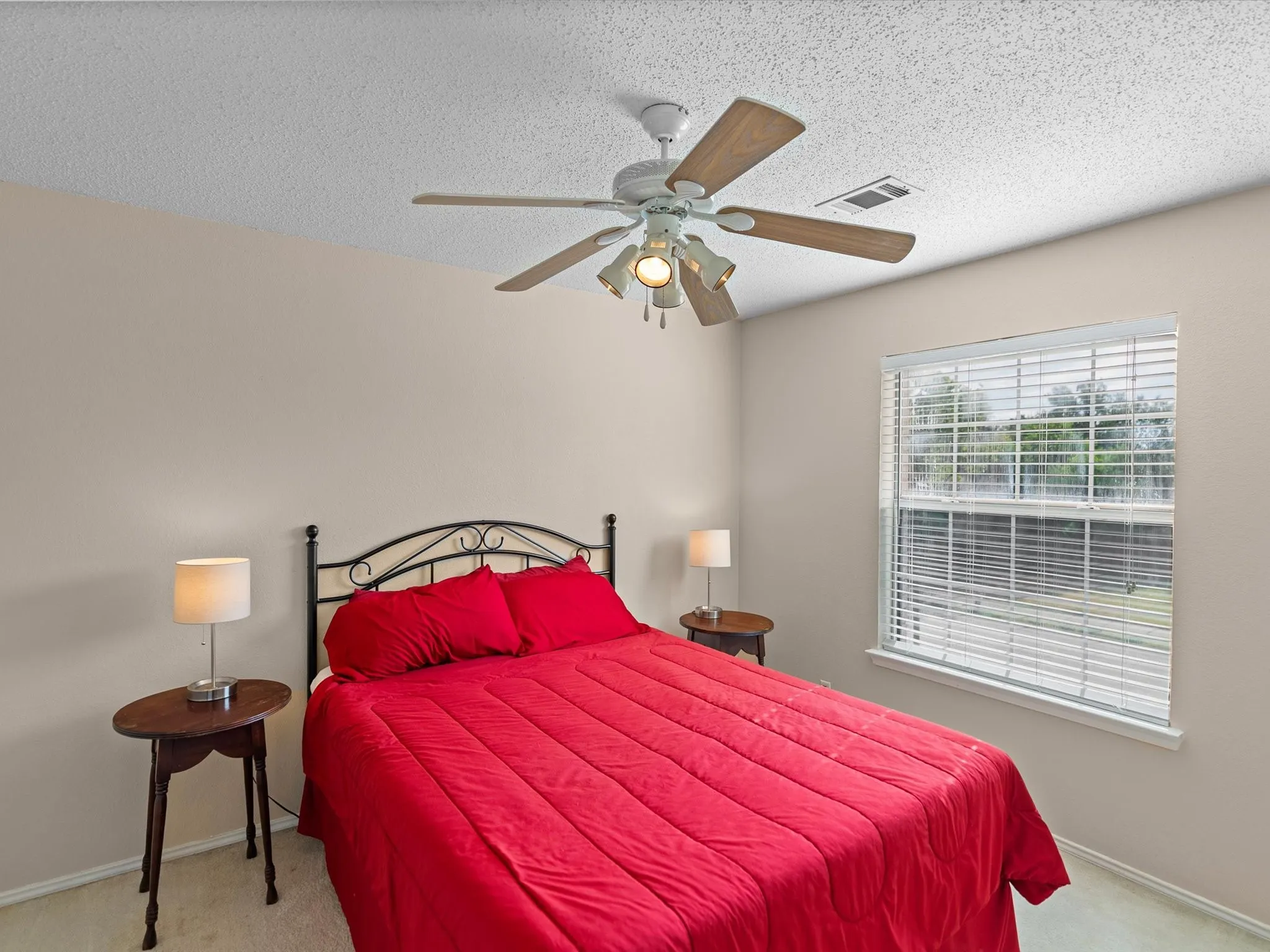 Single Family Residence For Sale in Dallas County , 7501 Gillon Drive, Rowlett, Texas 75089, 4 Bedroom, 3 Bathroom, Garage spaces, 2,481 Sqft, built in 1993, mls#21397894, Real Estate Agent in Rowlett, Homes For Sale in Dallas county, Homes For Sale in Rowlett, Realtor in Rowlett Texas, Real Estate Brokerage Independent Realty Texas, Luminita Cordes Realtor