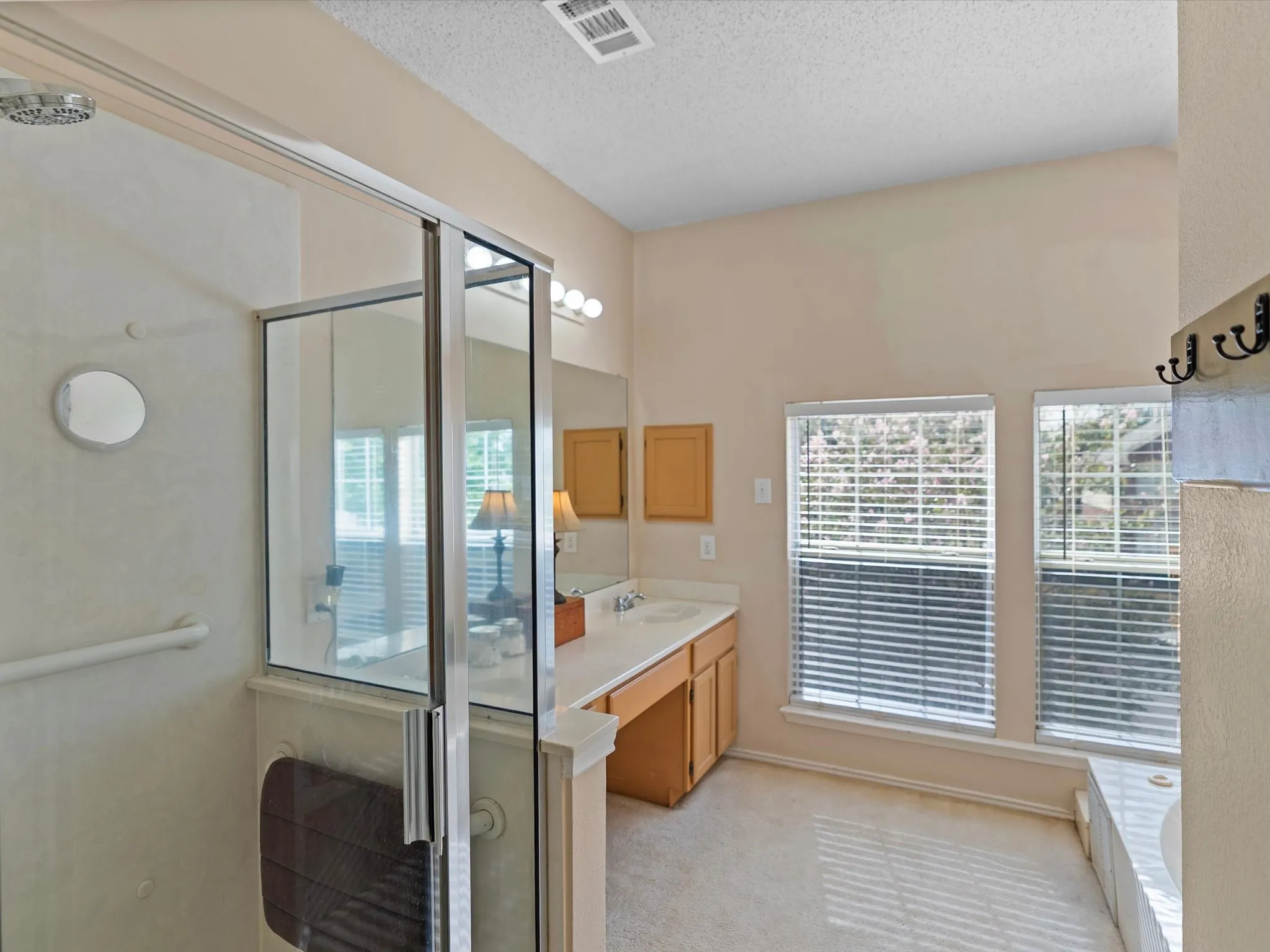 Single Family Residence For Sale in Dallas County , 7501 Gillon Drive, Rowlett, Texas 75089, 4 Bedroom, 3 Bathroom, Garage spaces, 2,481 Sqft, built in 1993, mls#21397894, Real Estate Agent in Rowlett, Homes For Sale in Dallas county, Homes For Sale in Rowlett, Realtor in Rowlett Texas, Real Estate Brokerage Independent Realty Texas, Luminita Cordes Realtor