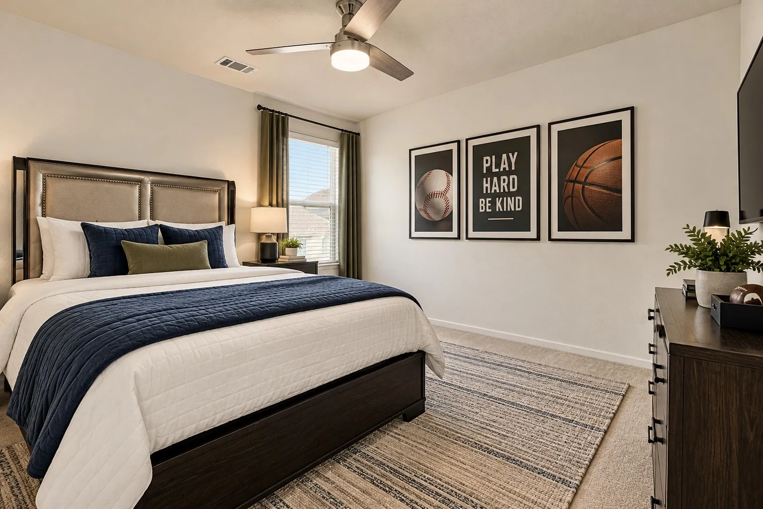 Single Family Residence For Sale in Kaufman County , 2015 Crosby Drive, Forney, Texas 75126, 4 Bedroom, 3 Bathroom, 2 Garage spaces, 2,520 Sqft, built in 2015, mls#21405965, Real Estate Agent in Forney, Homes For Sale in Kaufman county, Homes For Sale in Forney, Realtor in Forney Texas, Real Estate Brokerage Independent Realty Texas, Luminita Cordes Realtor