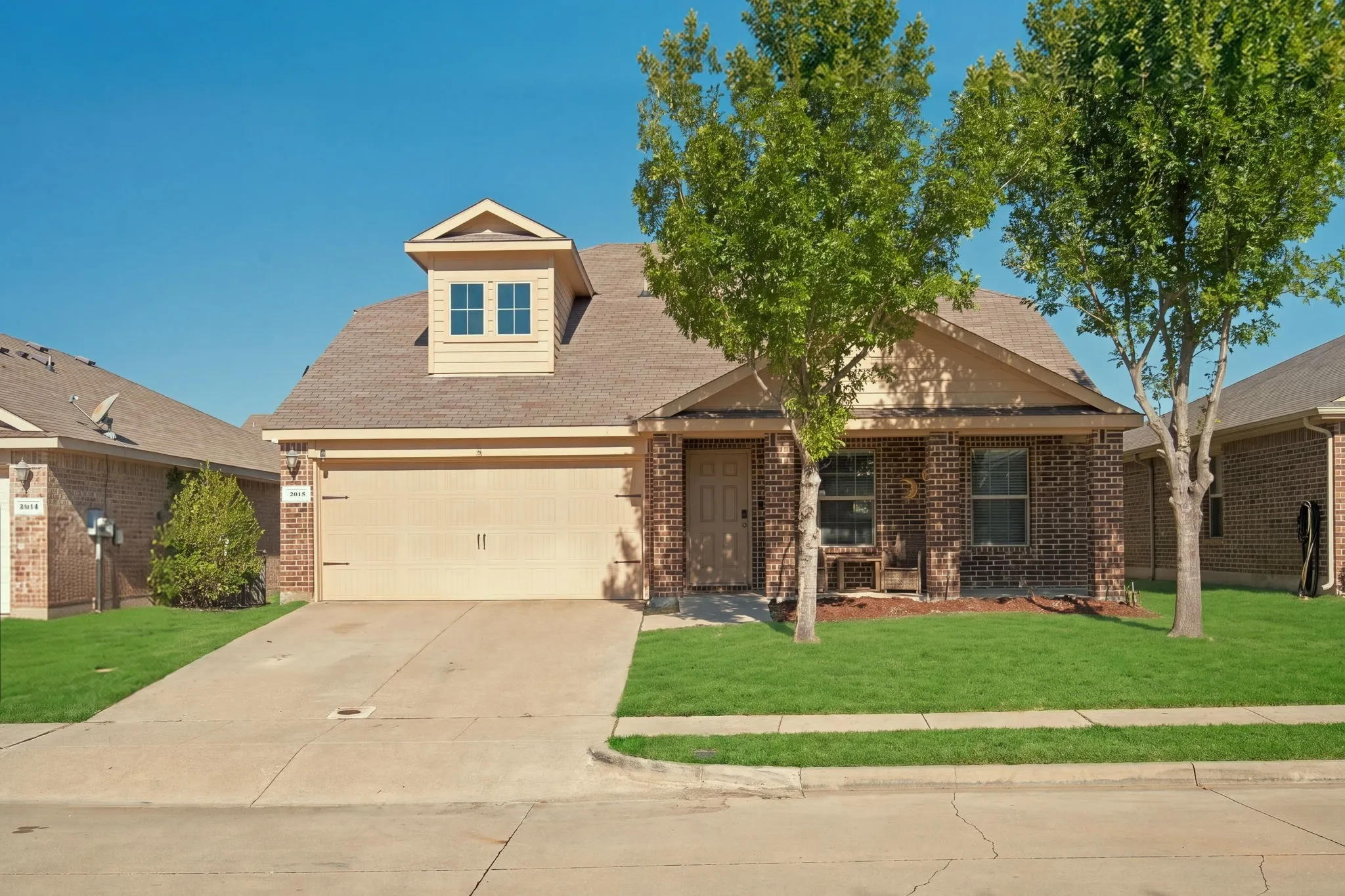 Single Family Residence For Sale in Kaufman County , 2015 Crosby Drive, Forney, Texas 75126, 4 Bedroom, 3 Bathroom, 2 Garage spaces, 2,520 Sqft, built in 2015, mls#21405965, Real Estate Agent in Forney, Homes For Sale in Kaufman county, Homes For Sale in Forney, Realtor in Forney Texas, Real Estate Brokerage Independent Realty Texas, Luminita Cordes Realtor