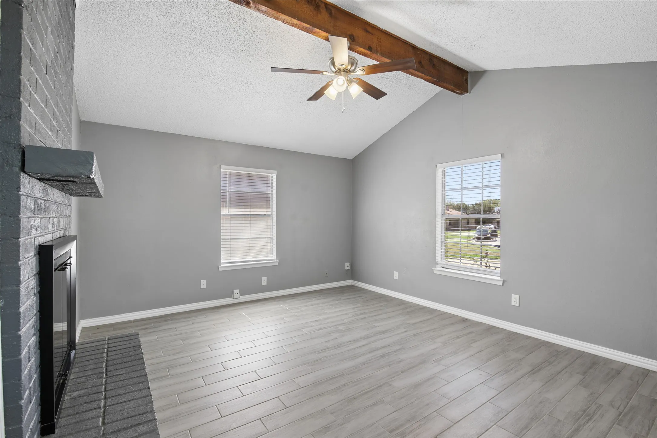 Single Family Residence For Sale in Tarrant County , 7724 Jennifer Lane, North Richland Hills, Texas 76182, 2 Bedroom, 2 Bathroom, Garage spaces, 1,077 Sqft, built in 1984, mls#21407568, Real Estate Agent in North Richland Hills, Homes For Sale in Tarrant county, Homes For Sale in North Richland Hills, Realtor in North Richland Hills Texas, Real Estate Brokerage Independent Realty Texas, Luminita Cordes Realtor