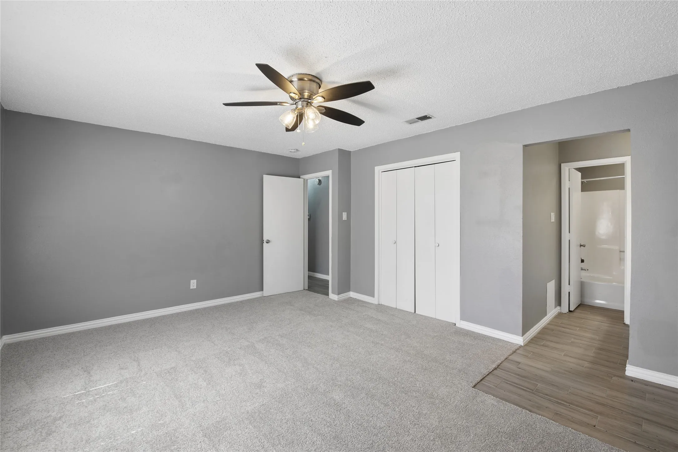 Single Family Residence For Sale in Tarrant County , 7724 Jennifer Lane, North Richland Hills, Texas 76182, 2 Bedroom, 2 Bathroom, Garage spaces, 1,077 Sqft, built in 1984, mls#21407568, Real Estate Agent in North Richland Hills, Homes For Sale in Tarrant county, Homes For Sale in North Richland Hills, Realtor in North Richland Hills Texas, Real Estate Brokerage Independent Realty Texas, Luminita Cordes Realtor