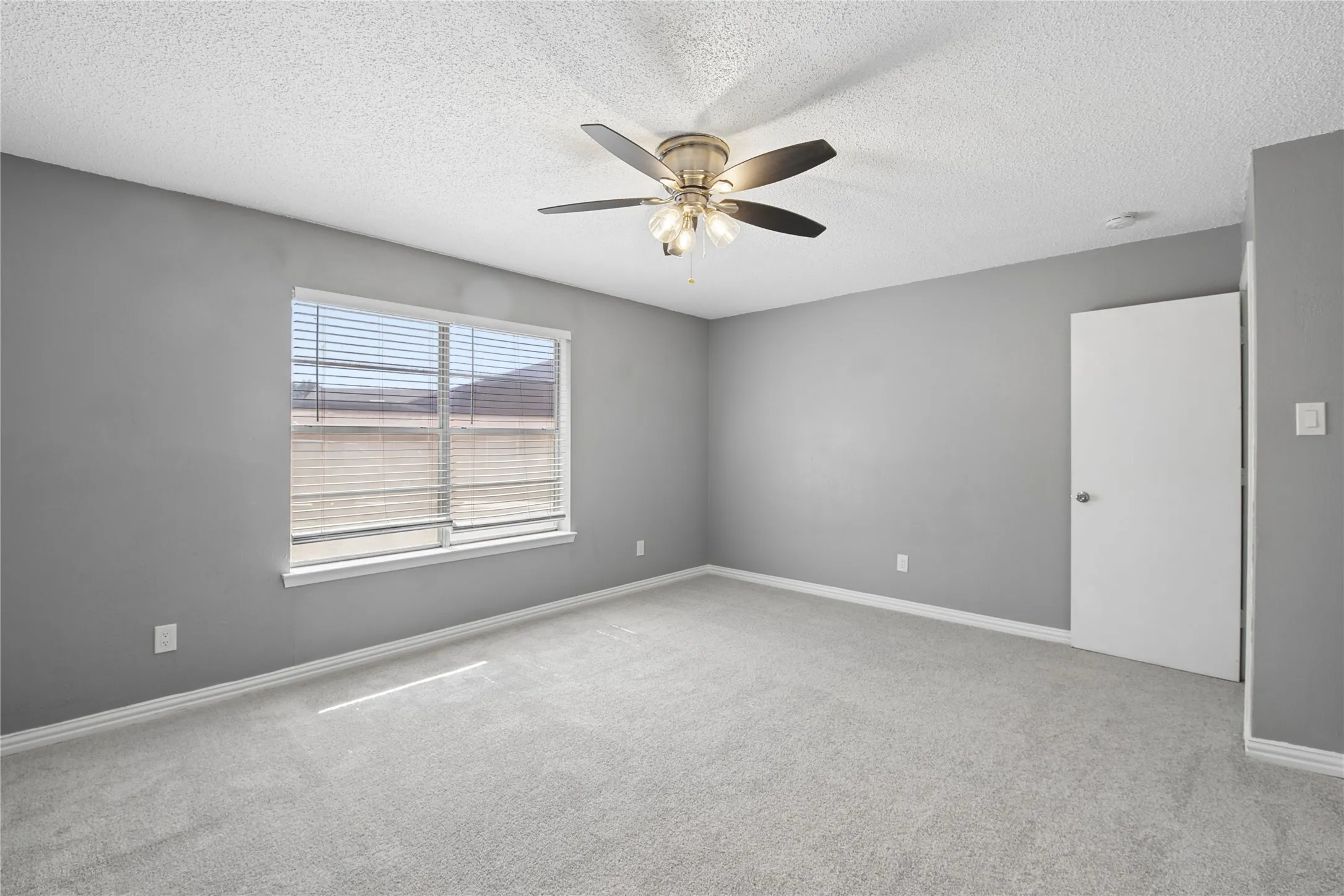 Single Family Residence For Sale in Tarrant County , 7724 Jennifer Lane, North Richland Hills, Texas 76182, 2 Bedroom, 2 Bathroom, Garage spaces, 1,077 Sqft, built in 1984, mls#21407568, Real Estate Agent in North Richland Hills, Homes For Sale in Tarrant county, Homes For Sale in North Richland Hills, Realtor in North Richland Hills Texas, Real Estate Brokerage Independent Realty Texas, Luminita Cordes Realtor