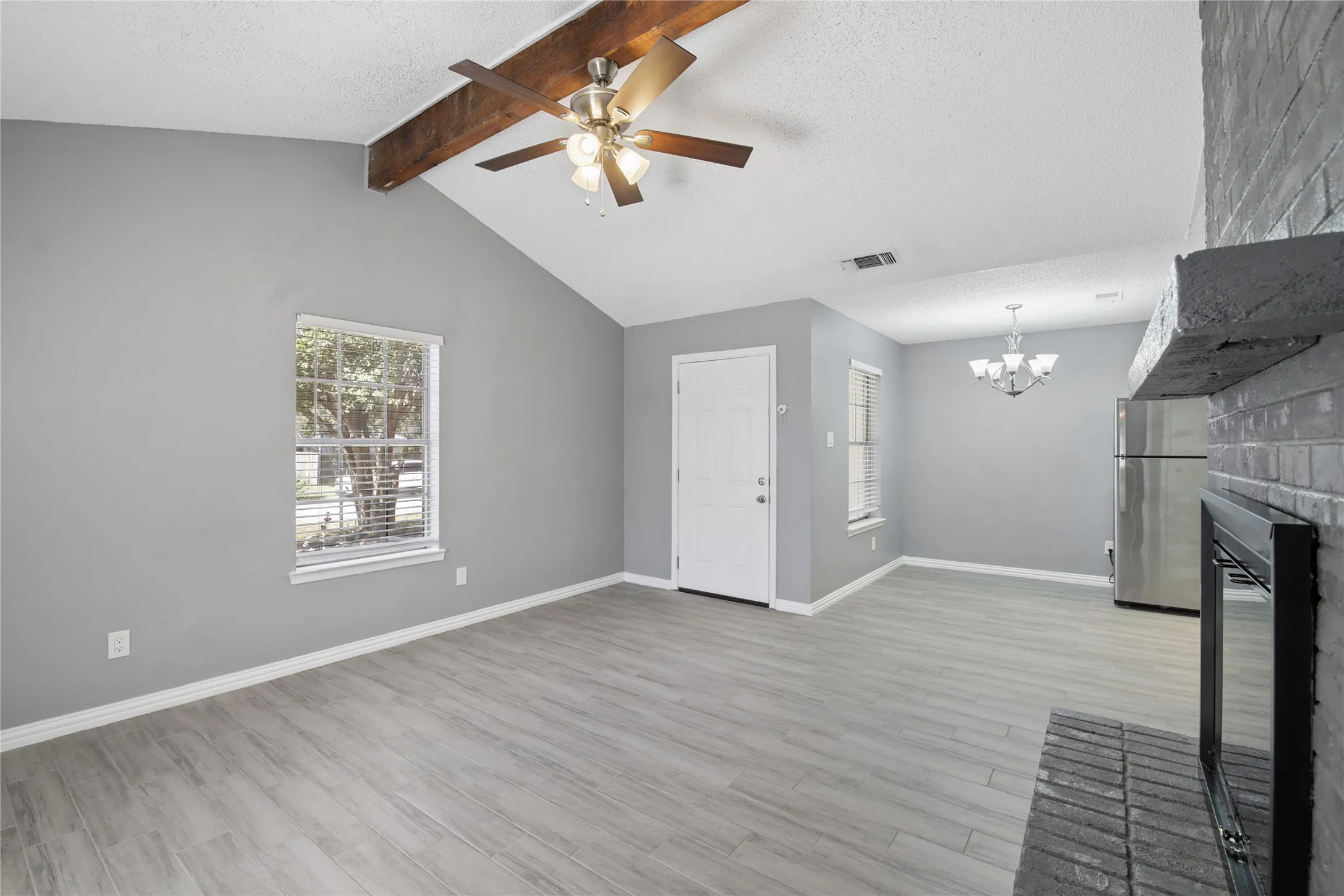 Single Family Residence For Sale in Tarrant County , 7724 Jennifer Lane, North Richland Hills, Texas 76182, 2 Bedroom, 2 Bathroom, Garage spaces, 1,077 Sqft, built in 1984, mls#21407568, Real Estate Agent in North Richland Hills, Homes For Sale in Tarrant county, Homes For Sale in North Richland Hills, Realtor in North Richland Hills Texas, Real Estate Brokerage Independent Realty Texas, Luminita Cordes Realtor