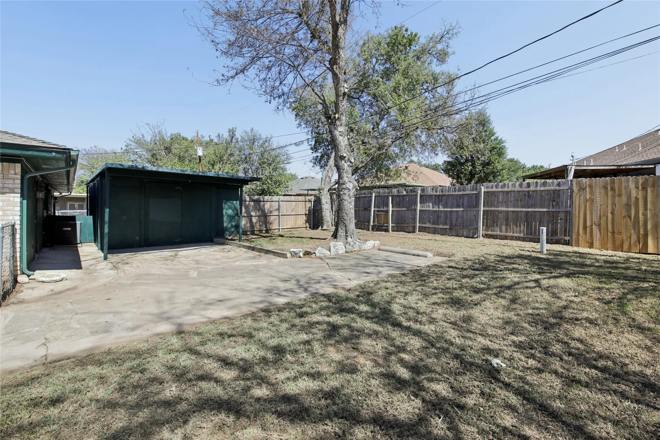 Single Family Residence For Sale in Tarrant County , 7724 Jennifer Lane, North Richland Hills, Texas 76182, 2 Bedroom, 2 Bathroom, Garage spaces, 1,077 Sqft, built in 1984, mls#21407568, Real Estate Agent in North Richland Hills, Homes For Sale in Tarrant county, Homes For Sale in North Richland Hills, Realtor in North Richland Hills Texas, Real Estate Brokerage Independent Realty Texas, Luminita Cordes Realtor