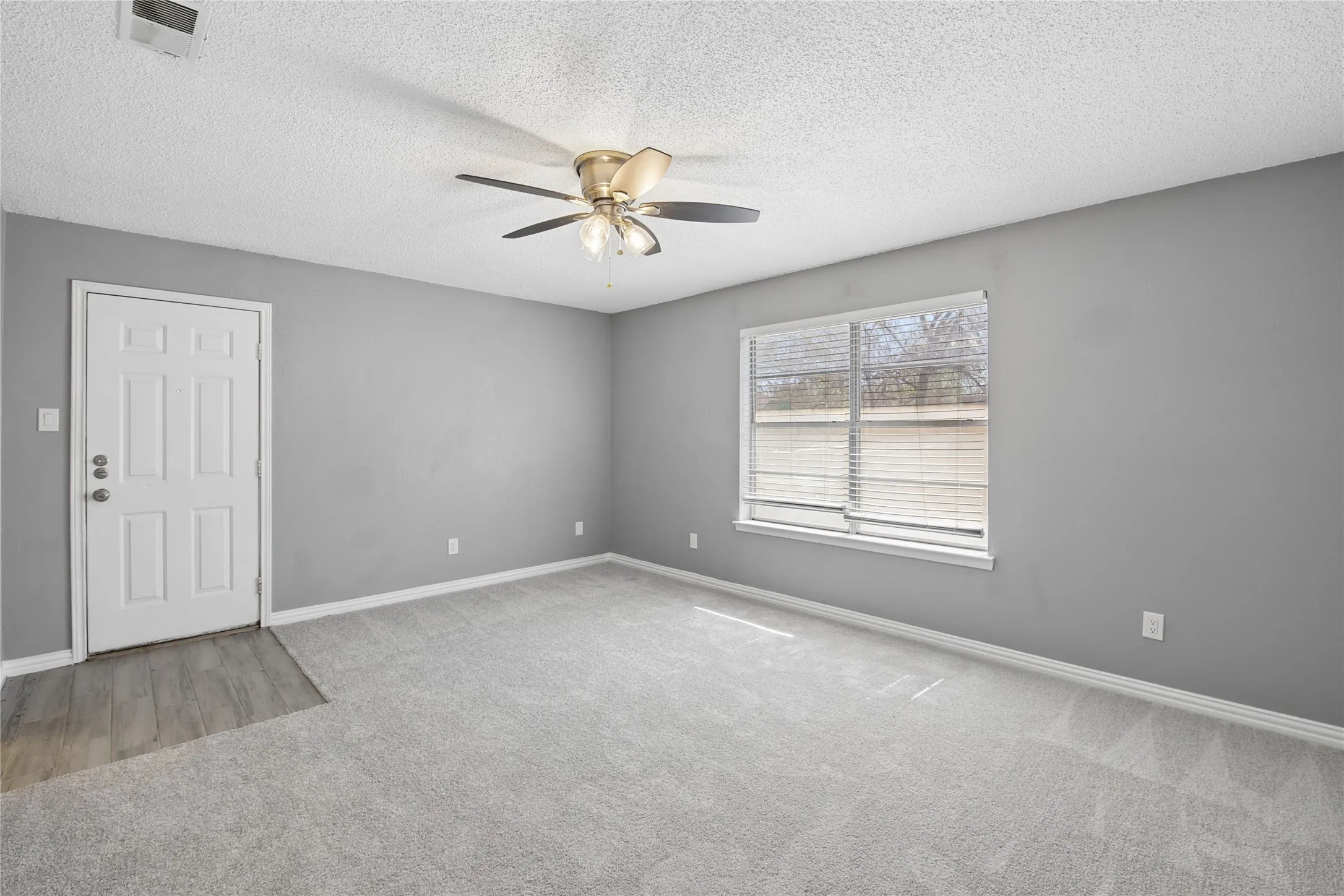 Single Family Residence For Sale in Tarrant County , 7724 Jennifer Lane, North Richland Hills, Texas 76182, 2 Bedroom, 2 Bathroom, Garage spaces, 1,077 Sqft, built in 1984, mls#21407568, Real Estate Agent in North Richland Hills, Homes For Sale in Tarrant county, Homes For Sale in North Richland Hills, Realtor in North Richland Hills Texas, Real Estate Brokerage Independent Realty Texas, Luminita Cordes Realtor