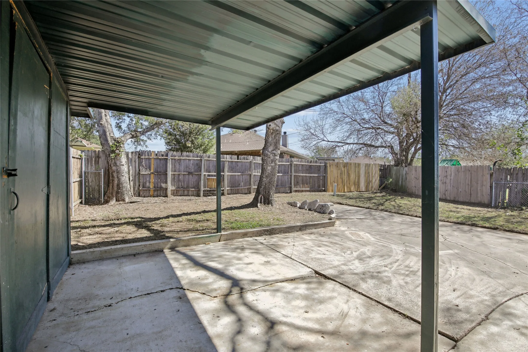 Single Family Residence For Sale in Tarrant County , 7724 Jennifer Lane, North Richland Hills, Texas 76182, 2 Bedroom, 2 Bathroom, Garage spaces, 1,077 Sqft, built in 1984, mls#21407568, Real Estate Agent in North Richland Hills, Homes For Sale in Tarrant county, Homes For Sale in North Richland Hills, Realtor in North Richland Hills Texas, Real Estate Brokerage Independent Realty Texas, Luminita Cordes Realtor