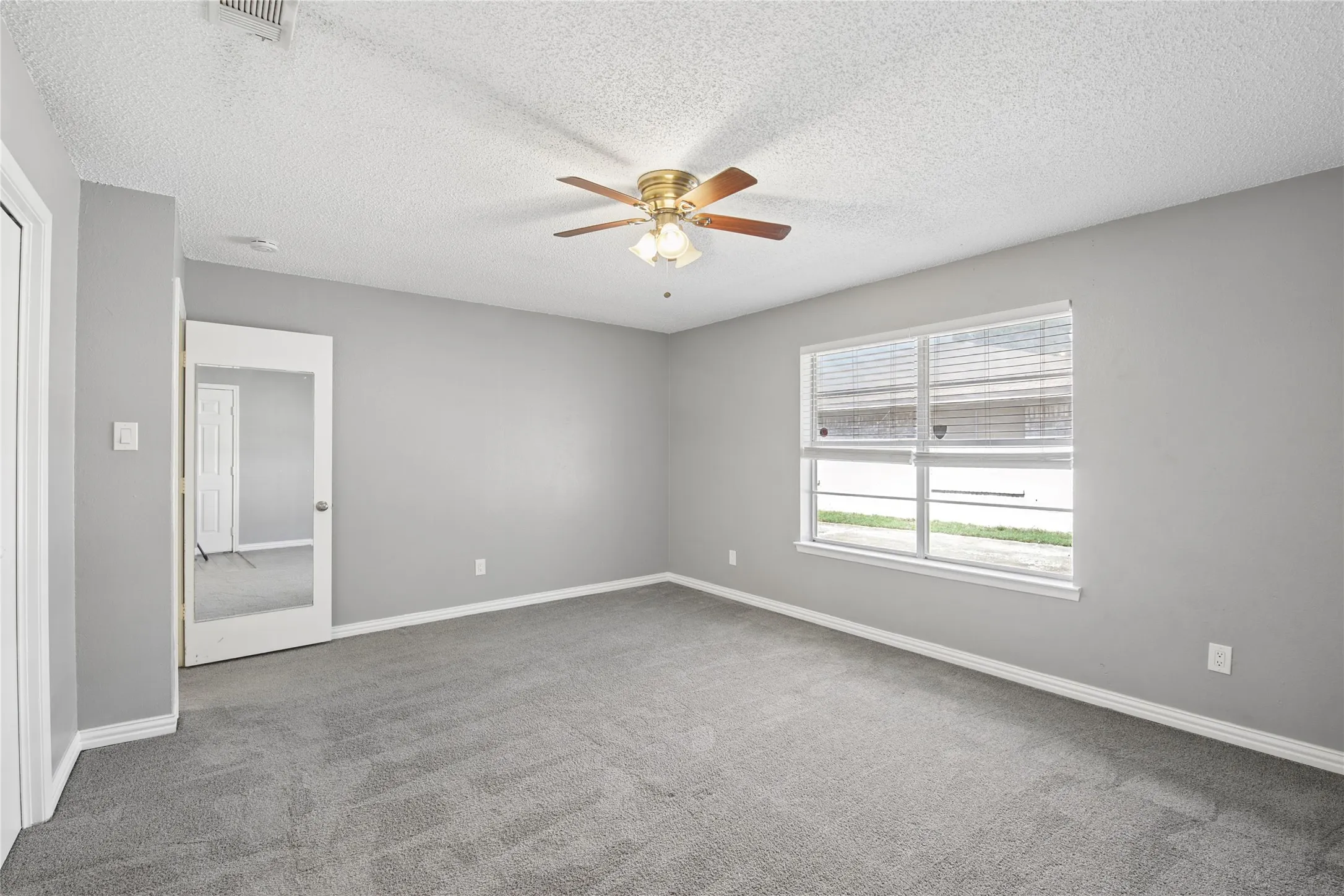 Single Family Residence For Sale in Tarrant County , 7726 Jennifer Lane, North Richland Hills, Texas 76182, 2 Bedroom, 2 Bathroom, Garage spaces, 1,077 Sqft, built in 1984, mls#21407618, Real Estate Agent in North Richland Hills, Homes For Sale in Tarrant county, Homes For Sale in North Richland Hills, Realtor in North Richland Hills Texas, Real Estate Brokerage Independent Realty Texas, Luminita Cordes Realtor