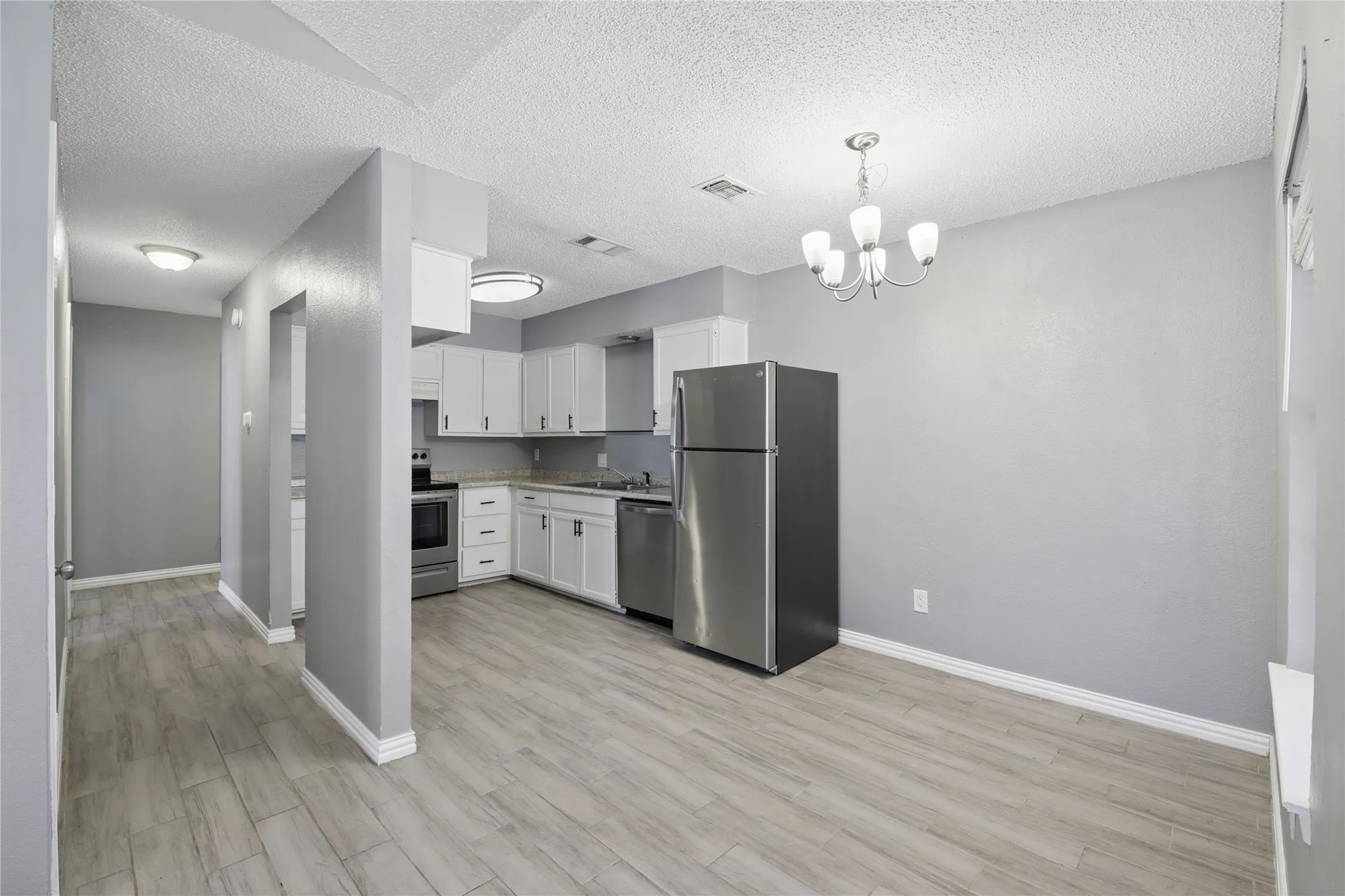 Single Family Residence For Sale in Tarrant County , 7726 Jennifer Lane, North Richland Hills, Texas 76182, 2 Bedroom, 2 Bathroom, Garage spaces, 1,077 Sqft, built in 1984, mls#21407618, Real Estate Agent in North Richland Hills, Homes For Sale in Tarrant county, Homes For Sale in North Richland Hills, Realtor in North Richland Hills Texas, Real Estate Brokerage Independent Realty Texas, Luminita Cordes Realtor