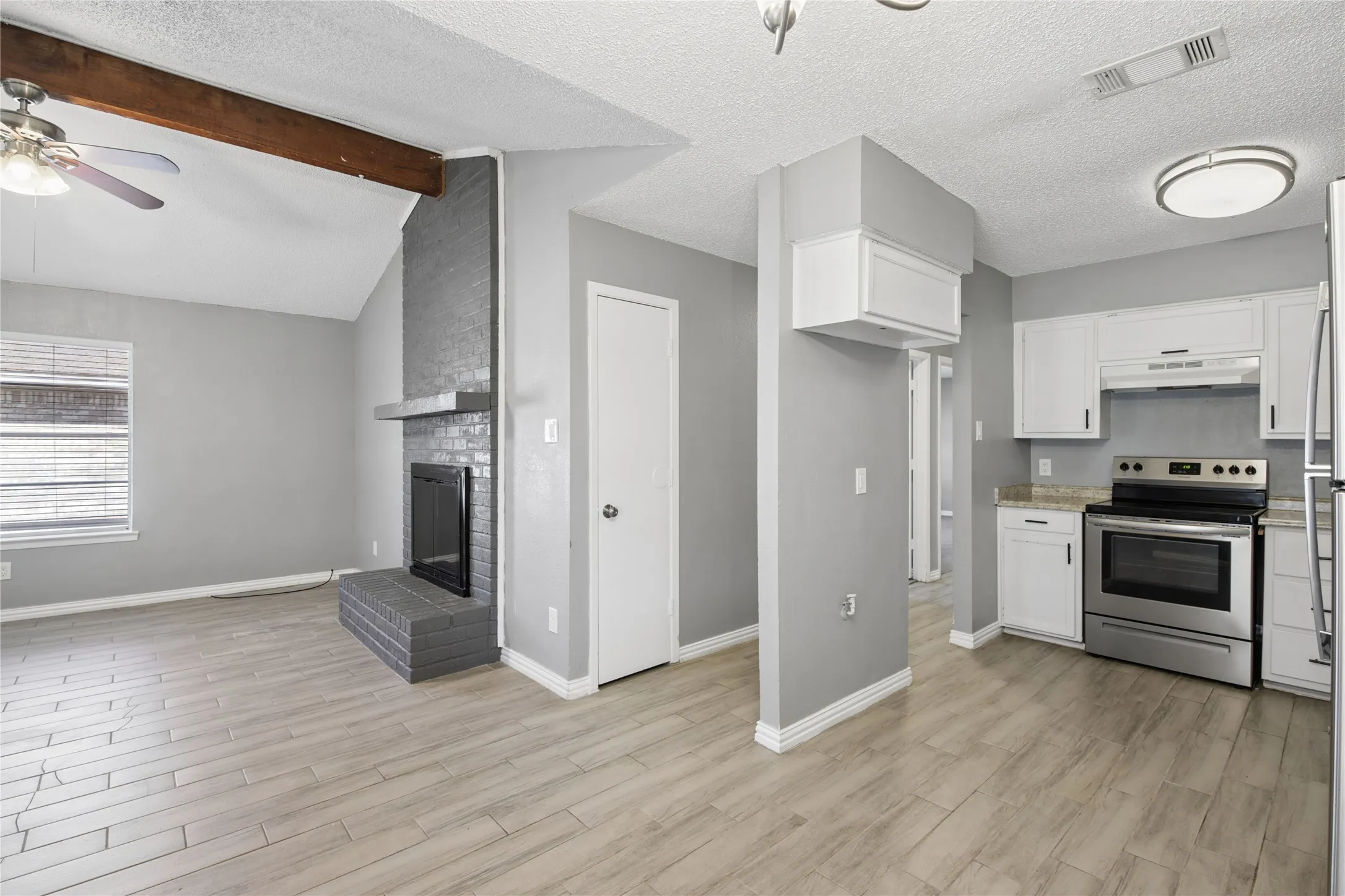 Single Family Residence For Sale in Tarrant County , 7726 Jennifer Lane, North Richland Hills, Texas 76182, 2 Bedroom, 2 Bathroom, Garage spaces, 1,077 Sqft, built in 1984, mls#21407618, Real Estate Agent in North Richland Hills, Homes For Sale in Tarrant county, Homes For Sale in North Richland Hills, Realtor in North Richland Hills Texas, Real Estate Brokerage Independent Realty Texas, Luminita Cordes Realtor