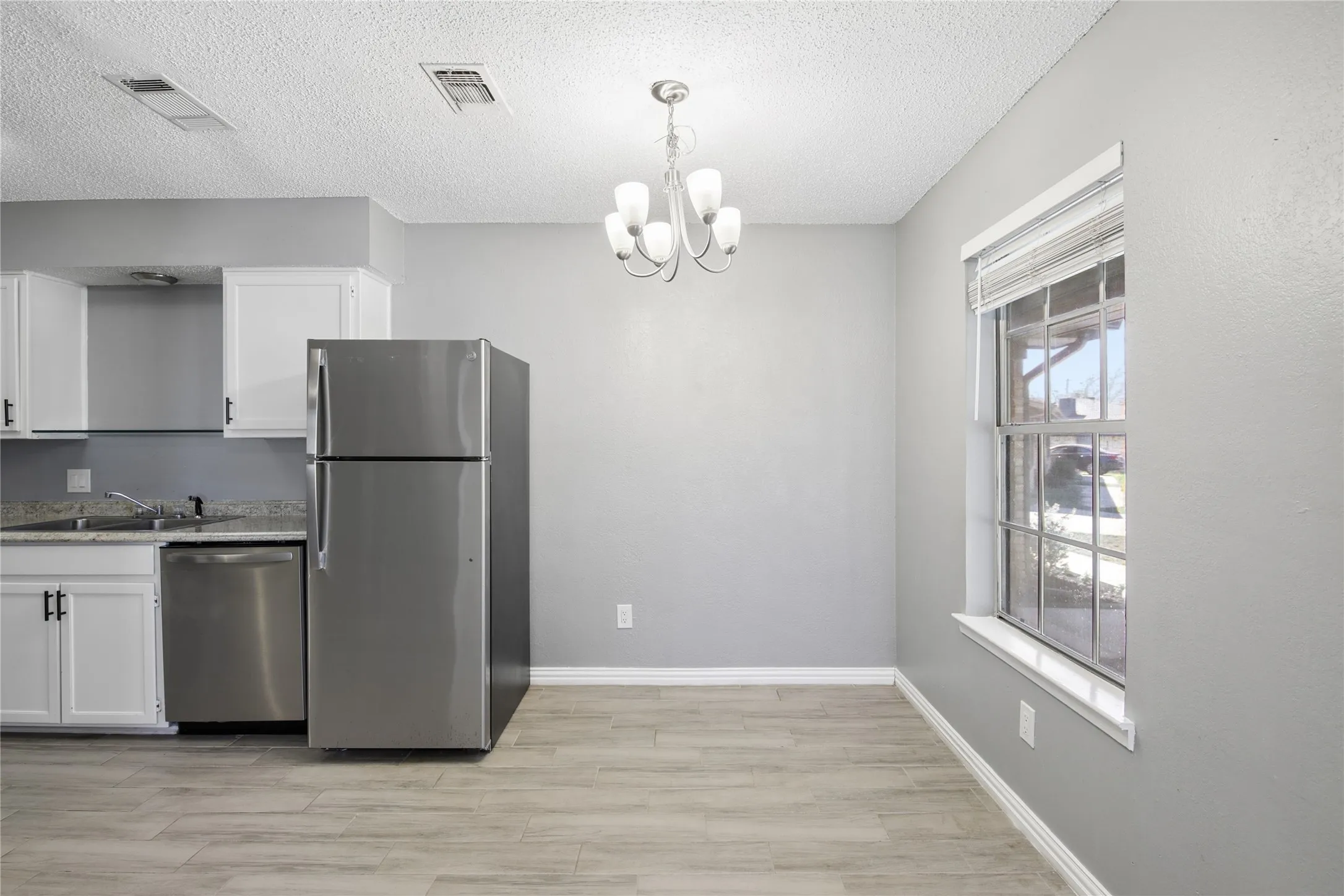Single Family Residence For Sale in Tarrant County , 7726 Jennifer Lane, North Richland Hills, Texas 76182, 2 Bedroom, 2 Bathroom, Garage spaces, 1,077 Sqft, built in 1984, mls#21407618, Real Estate Agent in North Richland Hills, Homes For Sale in Tarrant county, Homes For Sale in North Richland Hills, Realtor in North Richland Hills Texas, Real Estate Brokerage Independent Realty Texas, Luminita Cordes Realtor