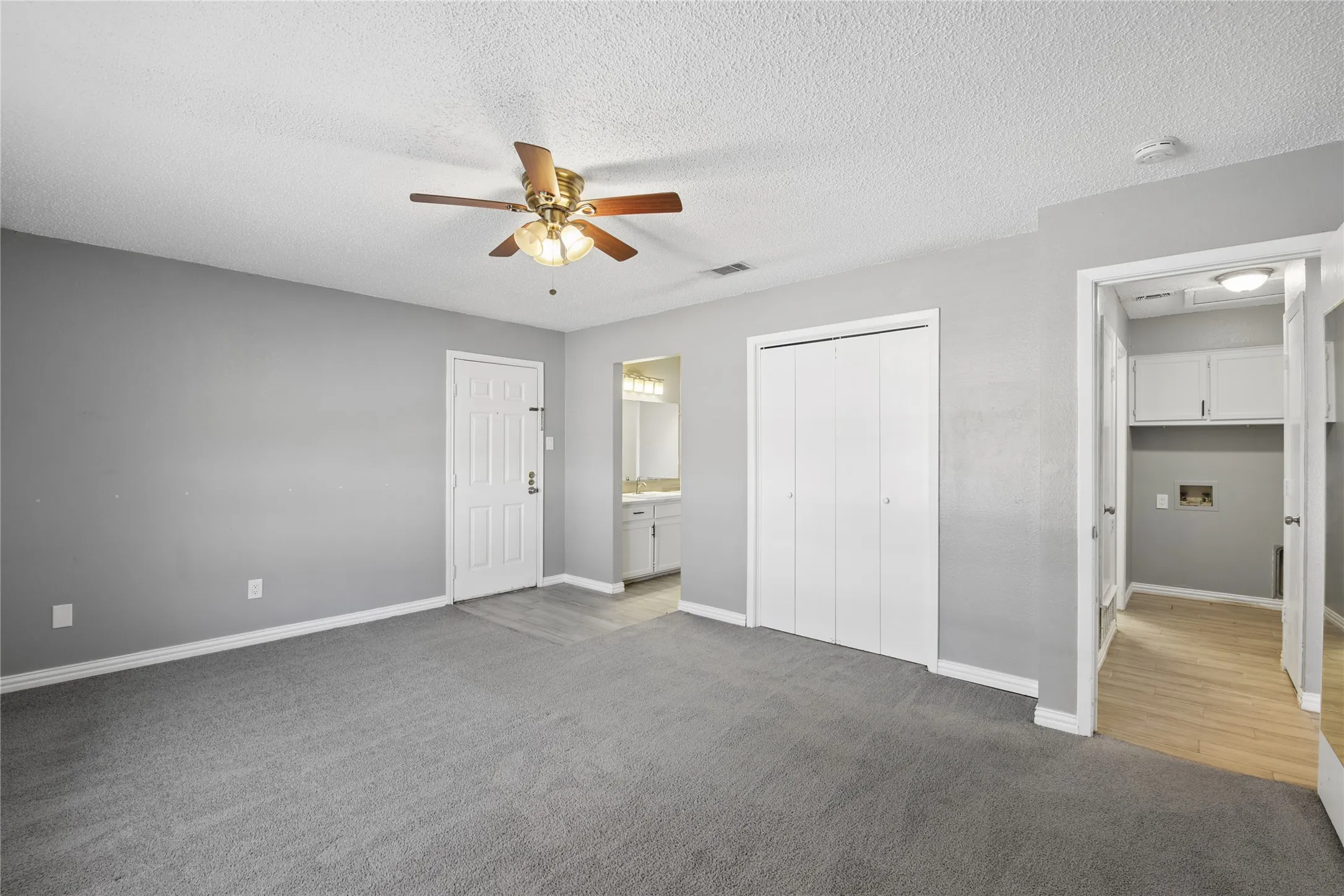 Single Family Residence For Sale in Tarrant County , 7726 Jennifer Lane, North Richland Hills, Texas 76182, 2 Bedroom, 2 Bathroom, Garage spaces, 1,077 Sqft, built in 1984, mls#21407618, Real Estate Agent in North Richland Hills, Homes For Sale in Tarrant county, Homes For Sale in North Richland Hills, Realtor in North Richland Hills Texas, Real Estate Brokerage Independent Realty Texas, Luminita Cordes Realtor