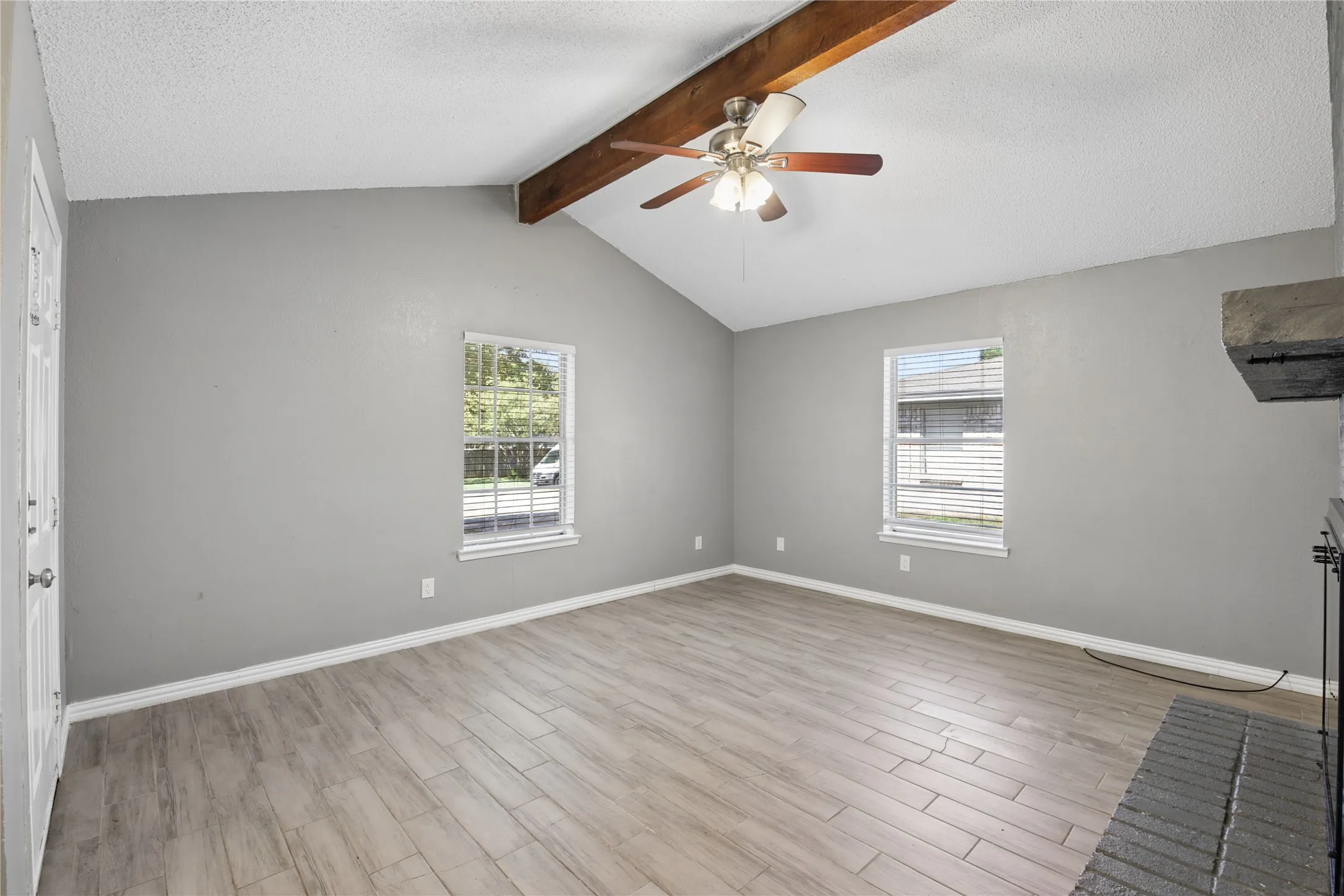 Single Family Residence For Sale in Tarrant County , 7726 Jennifer Lane, North Richland Hills, Texas 76182, 2 Bedroom, 2 Bathroom, Garage spaces, 1,077 Sqft, built in 1984, mls#21407618, Real Estate Agent in North Richland Hills, Homes For Sale in Tarrant county, Homes For Sale in North Richland Hills, Realtor in North Richland Hills Texas, Real Estate Brokerage Independent Realty Texas, Luminita Cordes Realtor