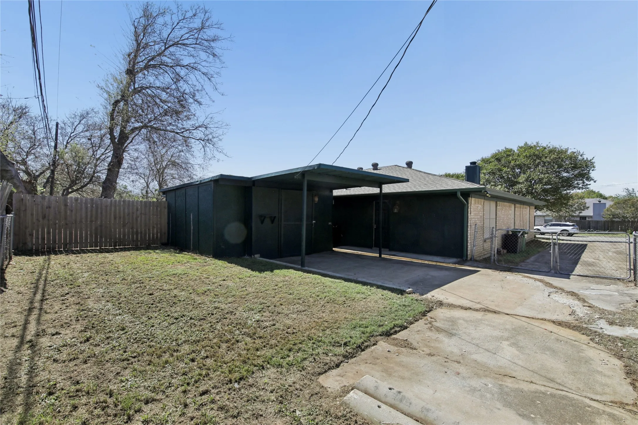 Single Family Residence For Sale in Tarrant County , 7726 Jennifer Lane, North Richland Hills, Texas 76182, 2 Bedroom, 2 Bathroom, Garage spaces, 1,077 Sqft, built in 1984, mls#21407618, Real Estate Agent in North Richland Hills, Homes For Sale in Tarrant county, Homes For Sale in North Richland Hills, Realtor in North Richland Hills Texas, Real Estate Brokerage Independent Realty Texas, Luminita Cordes Realtor