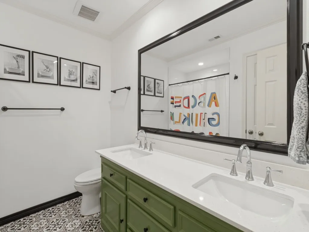 Full Bath with Tub/Shower