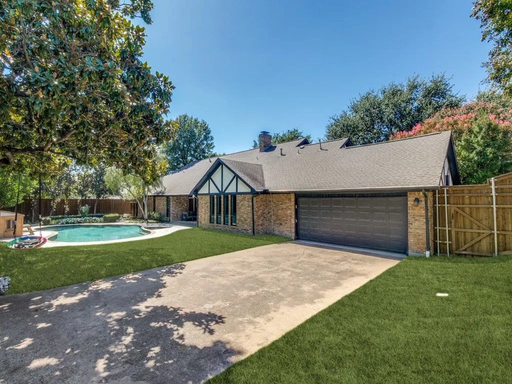 Huge 120 wide backyard