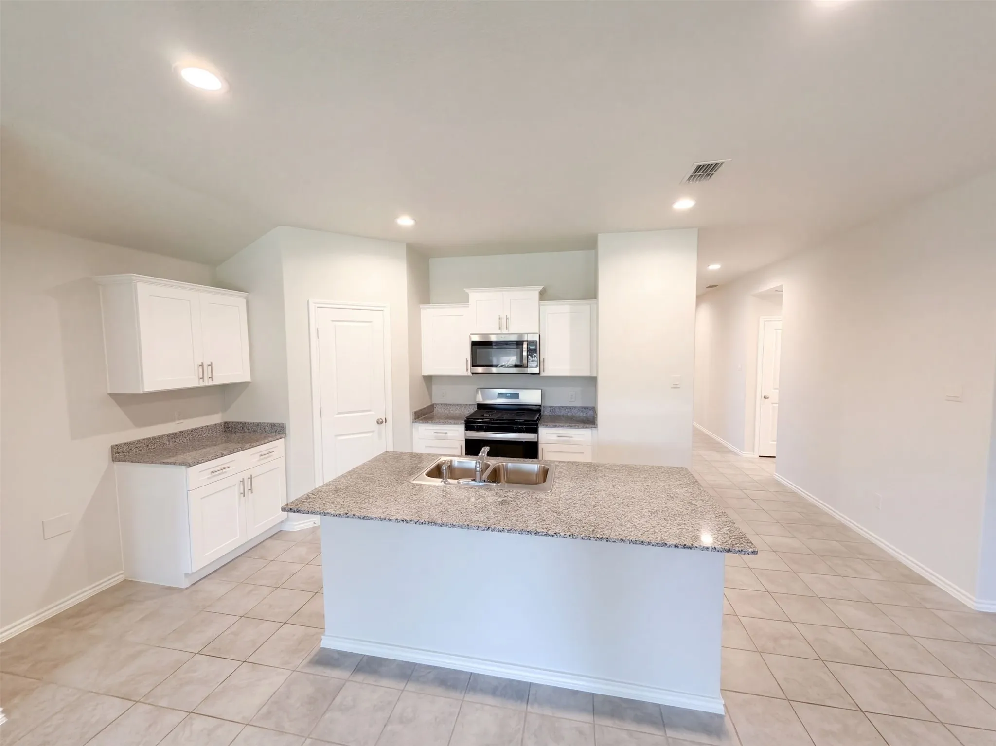 Single Family Residence For Sale in Parker County , 517 Bronze Circle W, Springtown, Texas 76082, 4 Bedroom, 2 Bathroom, 1 Garage spaces, 1,746 Sqft, built in 2024, mls#21407667, Real Estate Agent in Springtown, Homes For Sale in Parker county, Homes For Sale in Springtown, Realtor in Springtown Texas, Real Estate Brokerage Independent Realty Texas, Luminita Cordes Realtor