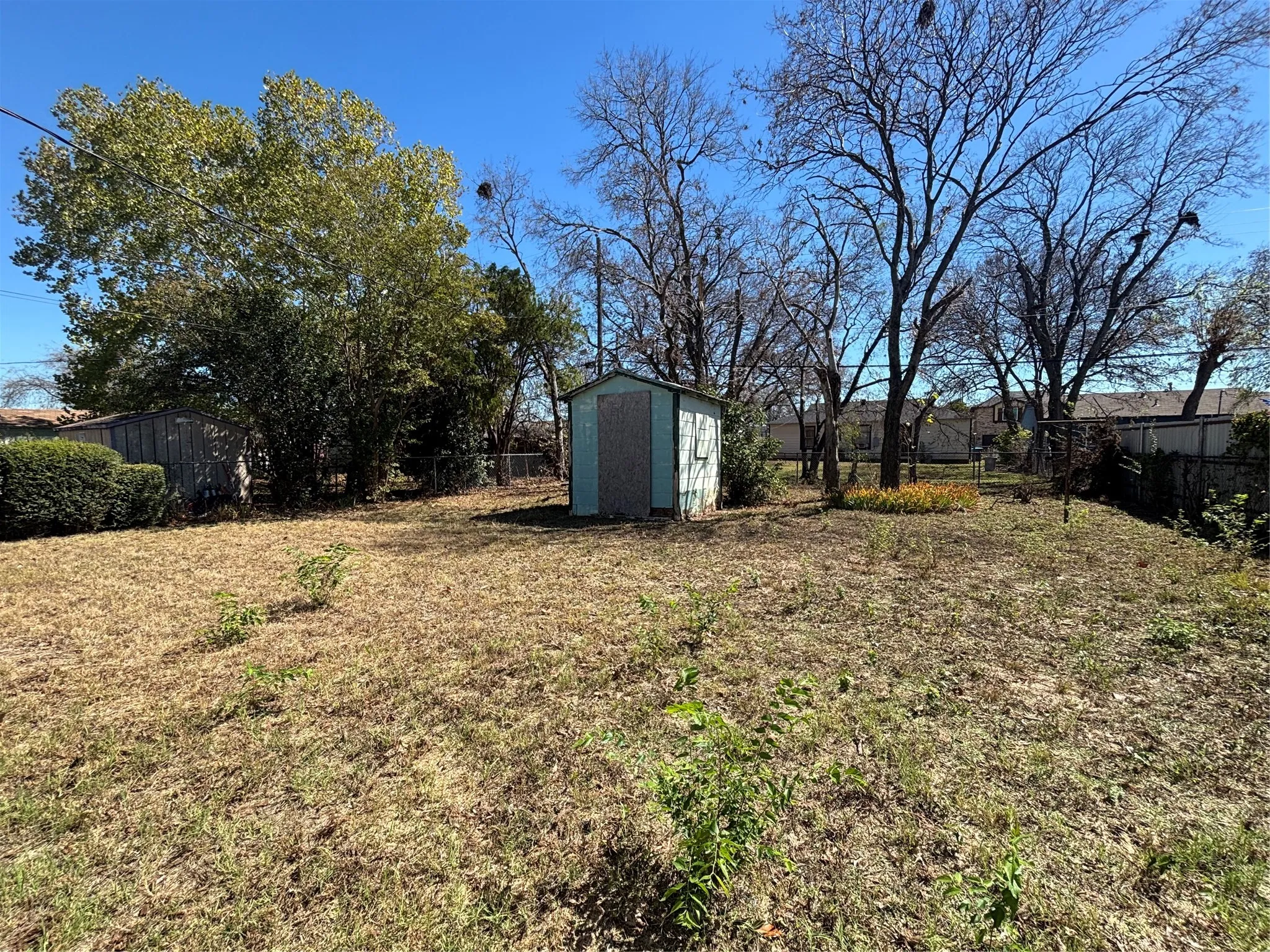 Single Family Residence For Sale in Tarrant County , 2436 Rattikin Road, Fort Worth, Texas 76105, 3 Bedroom, 1 Bathroom, Garage spaces, 1,008 Sqft, built in 1950, mls#21407674, Real Estate Agent in Fort Worth, Homes For Sale in Tarrant county, Homes For Sale in Fort Worth, Realtor in Fort Worth Texas, Real Estate Brokerage Independent Realty Texas, Luminita Cordes Realtor