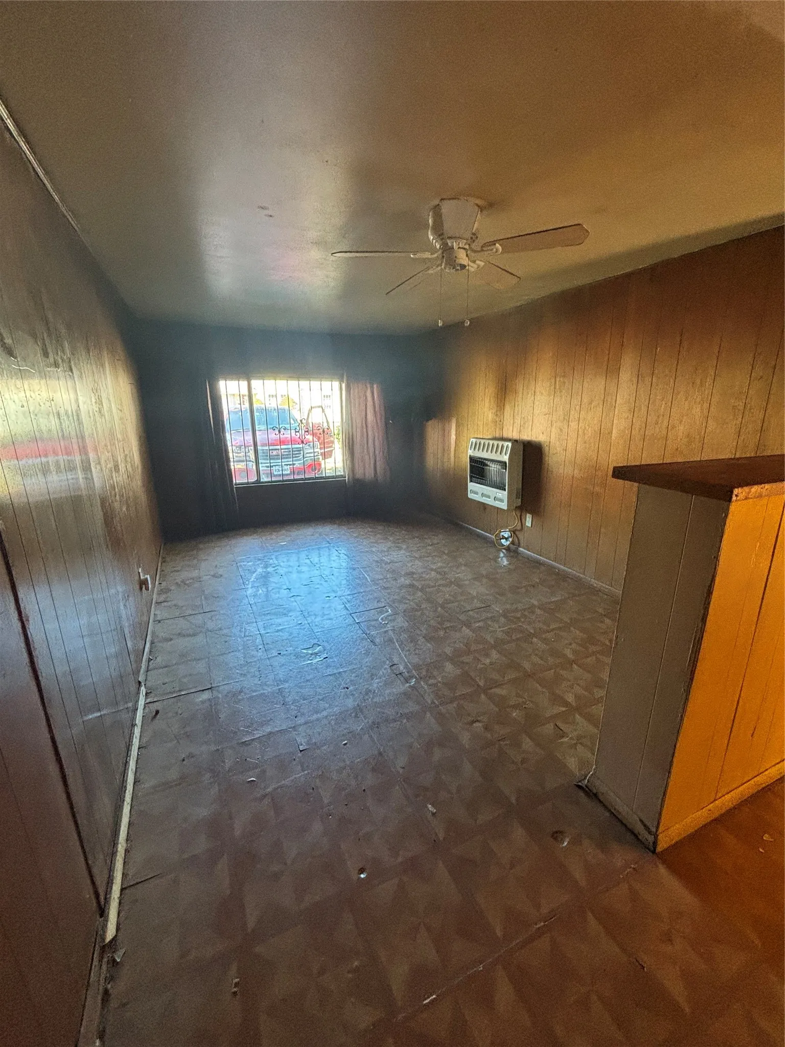 Single Family Residence For Sale in Tarrant County , 2436 Rattikin Road, Fort Worth, Texas 76105, 3 Bedroom, 1 Bathroom, Garage spaces, 1,008 Sqft, built in 1950, mls#21407674, Real Estate Agent in Fort Worth, Homes For Sale in Tarrant county, Homes For Sale in Fort Worth, Realtor in Fort Worth Texas, Real Estate Brokerage Independent Realty Texas, Luminita Cordes Realtor