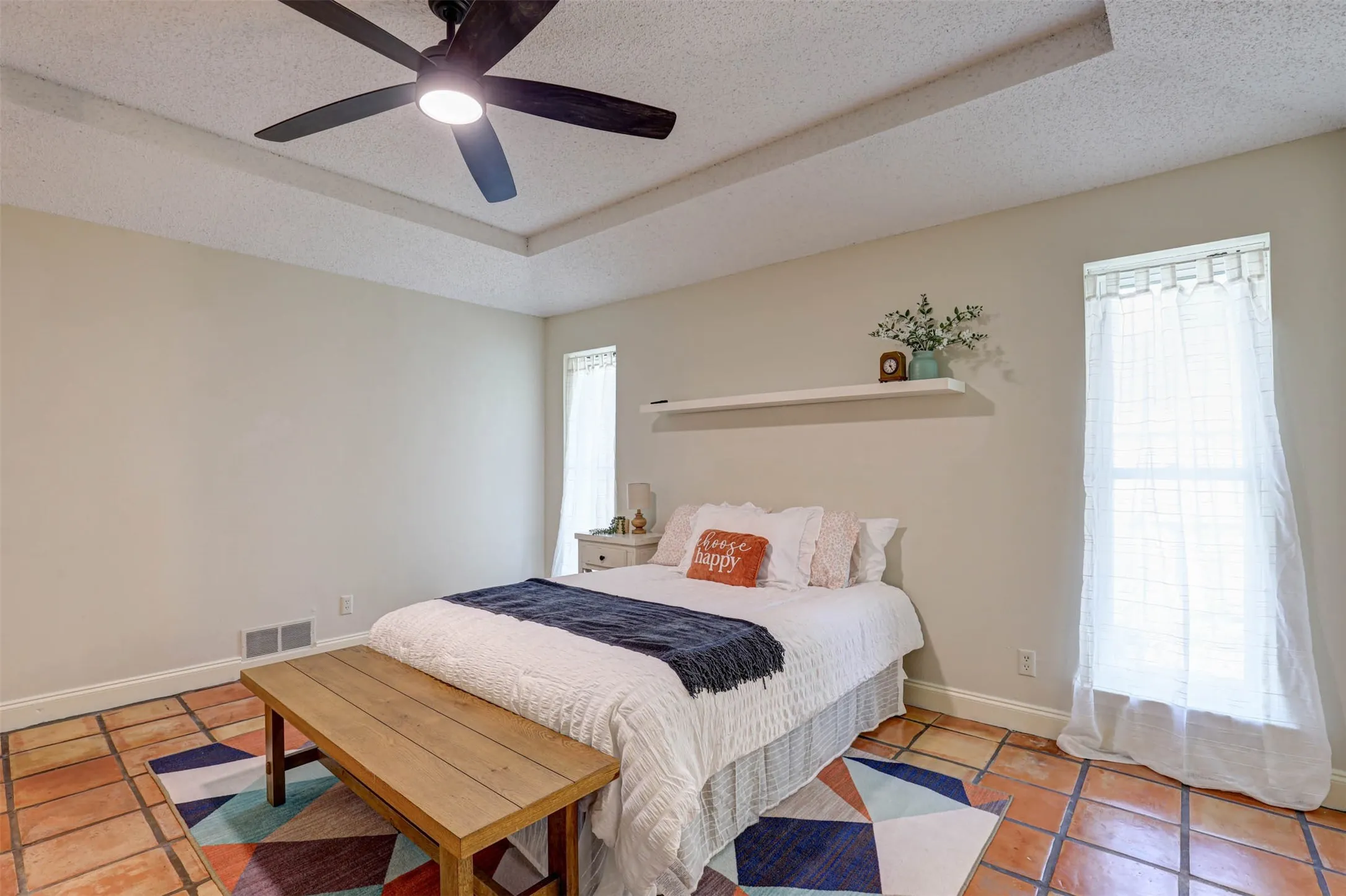 Single Family Residence For Sale in Denton County , 1910 Middle Glen Drive, Carrollton, Texas 75007, 4 Bedroom, 2 Bathroom, 2 Garage spaces, 2,135 Sqft, built in 1984, mls#21405533, Real Estate Agent in Carrollton, Homes For Sale in Denton county, Homes For Sale in Carrollton, Realtor in Carrollton Texas, Real Estate Brokerage Independent Realty Texas, Luminita Cordes Realtor