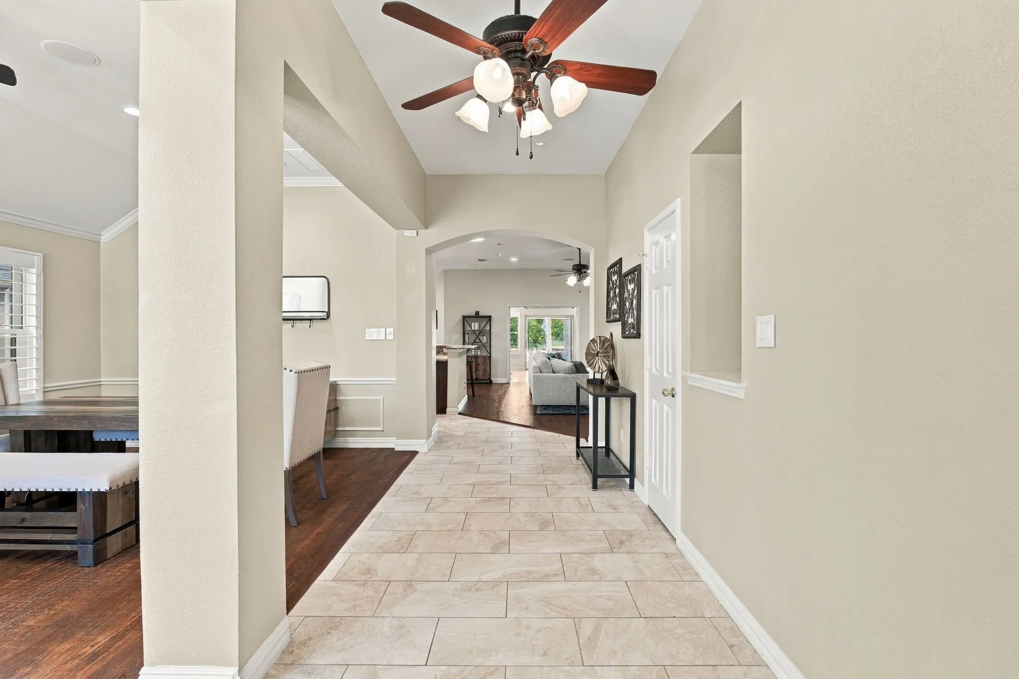 Single Family Residence For Sale in Collin County , 313 Mimosa Drive, Murphy, Texas 75094, 3 Bedroom, 2 Bathroom, 2 Garage spaces, 2,536 Sqft, built in 2000, mls#21406366, Real Estate Agent in Murphy, Homes For Sale in Collin county, Homes For Sale in Murphy, Realtor in Murphy Texas, Real Estate Brokerage Independent Realty Texas, Luminita Cordes Realtor