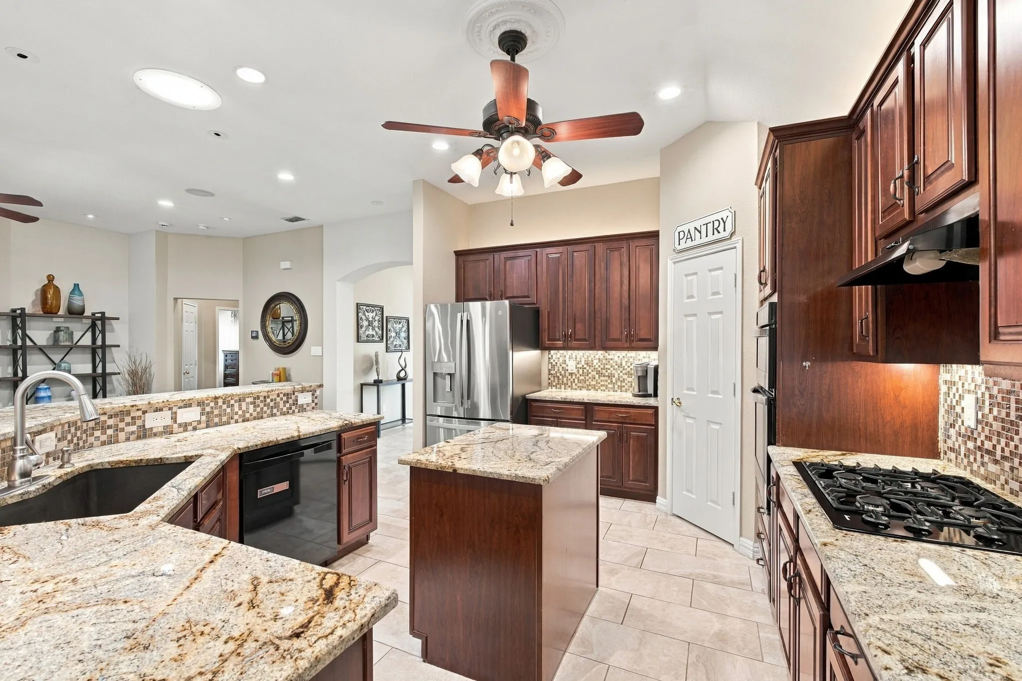 Single Family Residence For Sale in Collin County , 313 Mimosa Drive, Murphy, Texas 75094, 3 Bedroom, 2 Bathroom, 2 Garage spaces, 2,536 Sqft, built in 2000, mls#21406366, Real Estate Agent in Murphy, Homes For Sale in Collin county, Homes For Sale in Murphy, Realtor in Murphy Texas, Real Estate Brokerage Independent Realty Texas, Luminita Cordes Realtor