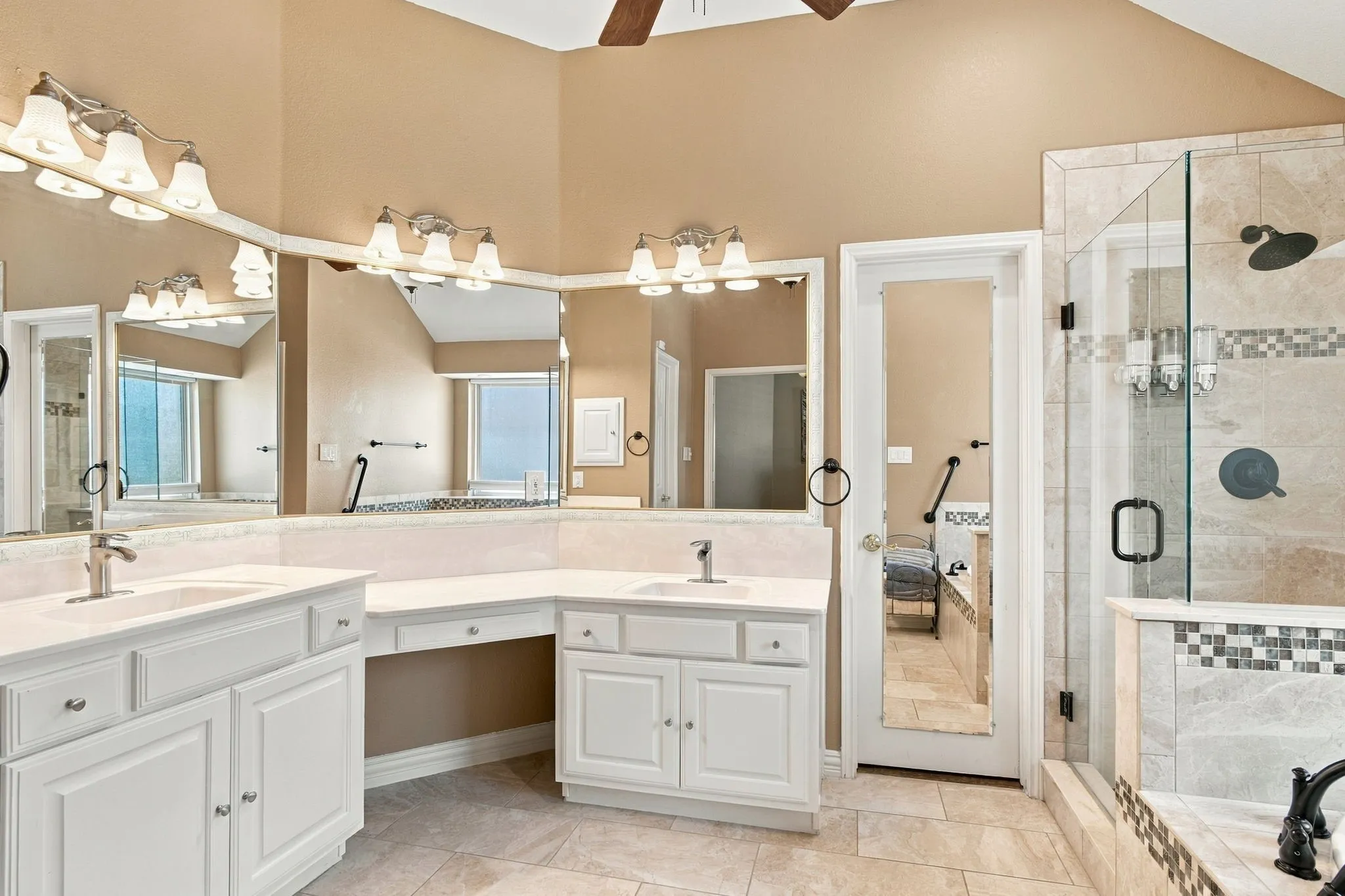 Single Family Residence For Sale in Collin County , 313 Mimosa Drive, Murphy, Texas 75094, 3 Bedroom, 2 Bathroom, 2 Garage spaces, 2,536 Sqft, built in 2000, mls#21406366, Real Estate Agent in Murphy, Homes For Sale in Collin county, Homes For Sale in Murphy, Realtor in Murphy Texas, Real Estate Brokerage Independent Realty Texas, Luminita Cordes Realtor