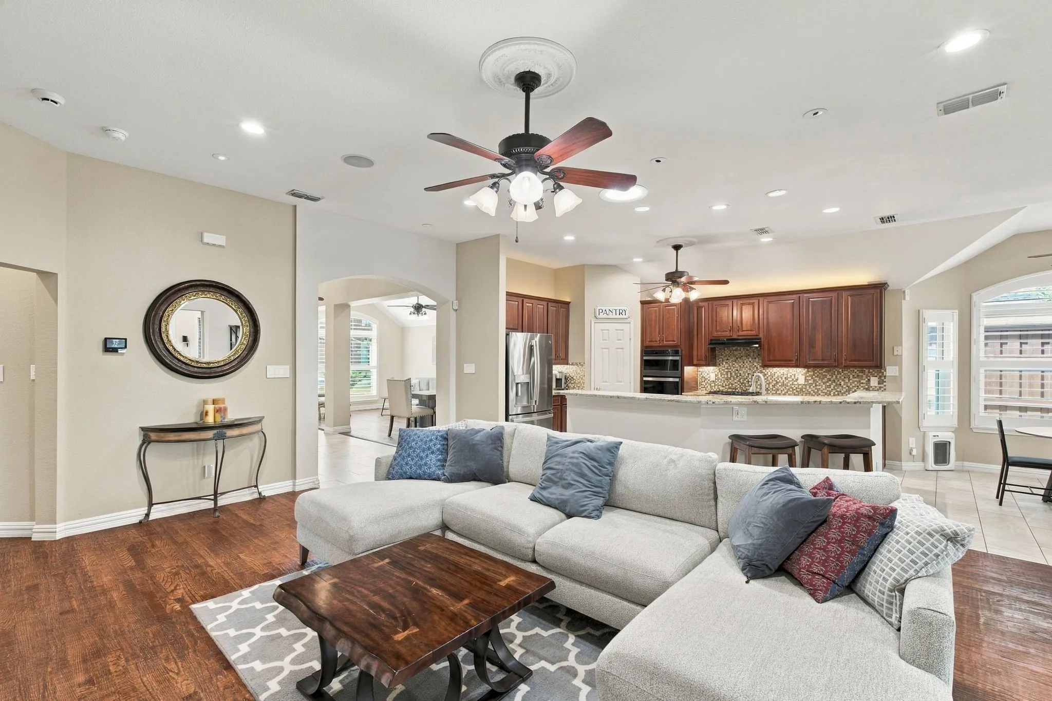 Single Family Residence For Sale in Collin County , 313 Mimosa Drive, Murphy, Texas 75094, 3 Bedroom, 2 Bathroom, 2 Garage spaces, 2,536 Sqft, built in 2000, mls#21406366, Real Estate Agent in Murphy, Homes For Sale in Collin county, Homes For Sale in Murphy, Realtor in Murphy Texas, Real Estate Brokerage Independent Realty Texas, Luminita Cordes Realtor