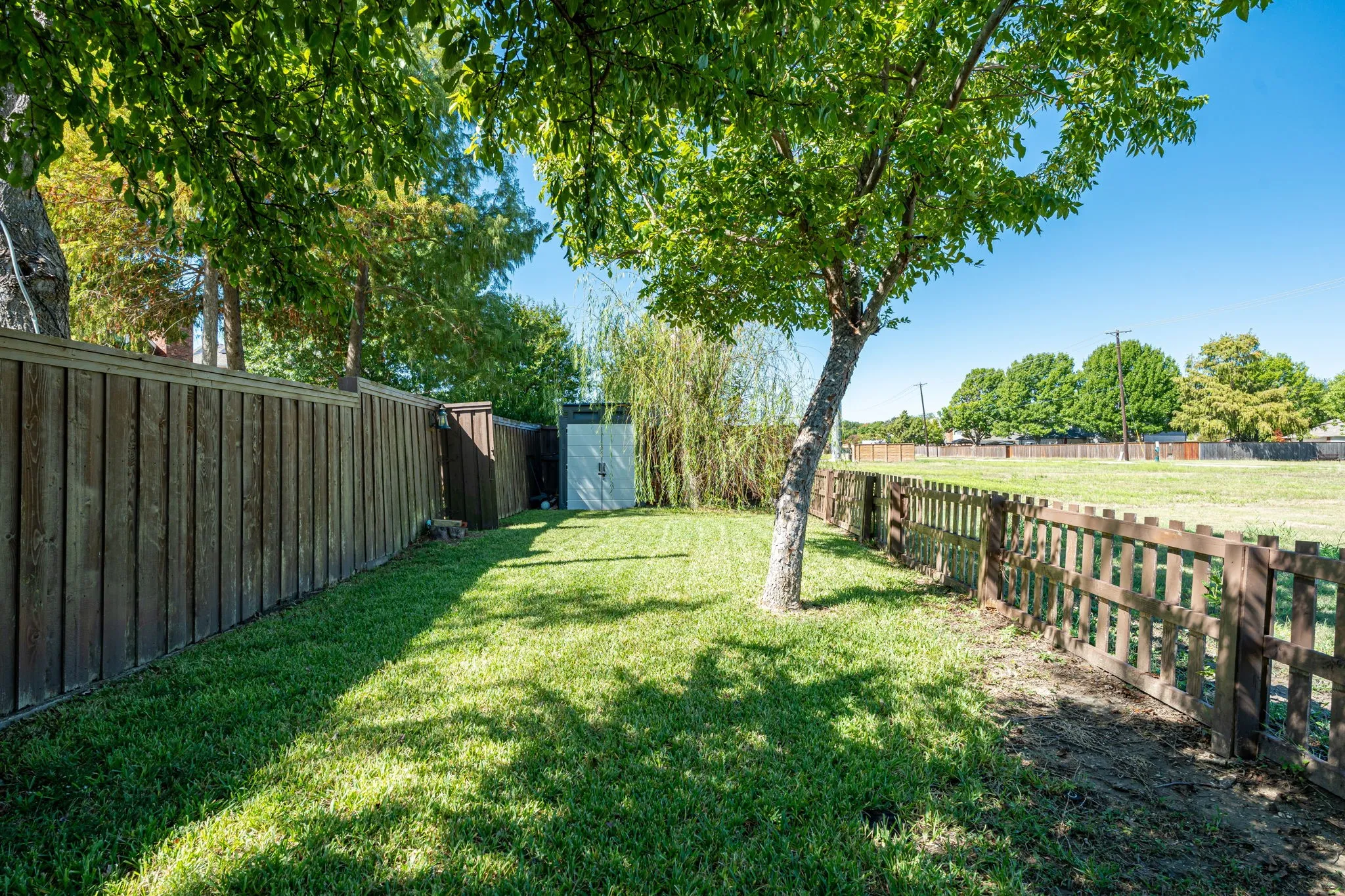 Single Family Residence For Sale in Collin County , 313 Mimosa Drive, Murphy, Texas 75094, 3 Bedroom, 2 Bathroom, 2 Garage spaces, 2,536 Sqft, built in 2000, mls#21406366, Real Estate Agent in Murphy, Homes For Sale in Collin county, Homes For Sale in Murphy, Realtor in Murphy Texas, Real Estate Brokerage Independent Realty Texas, Luminita Cordes Realtor
