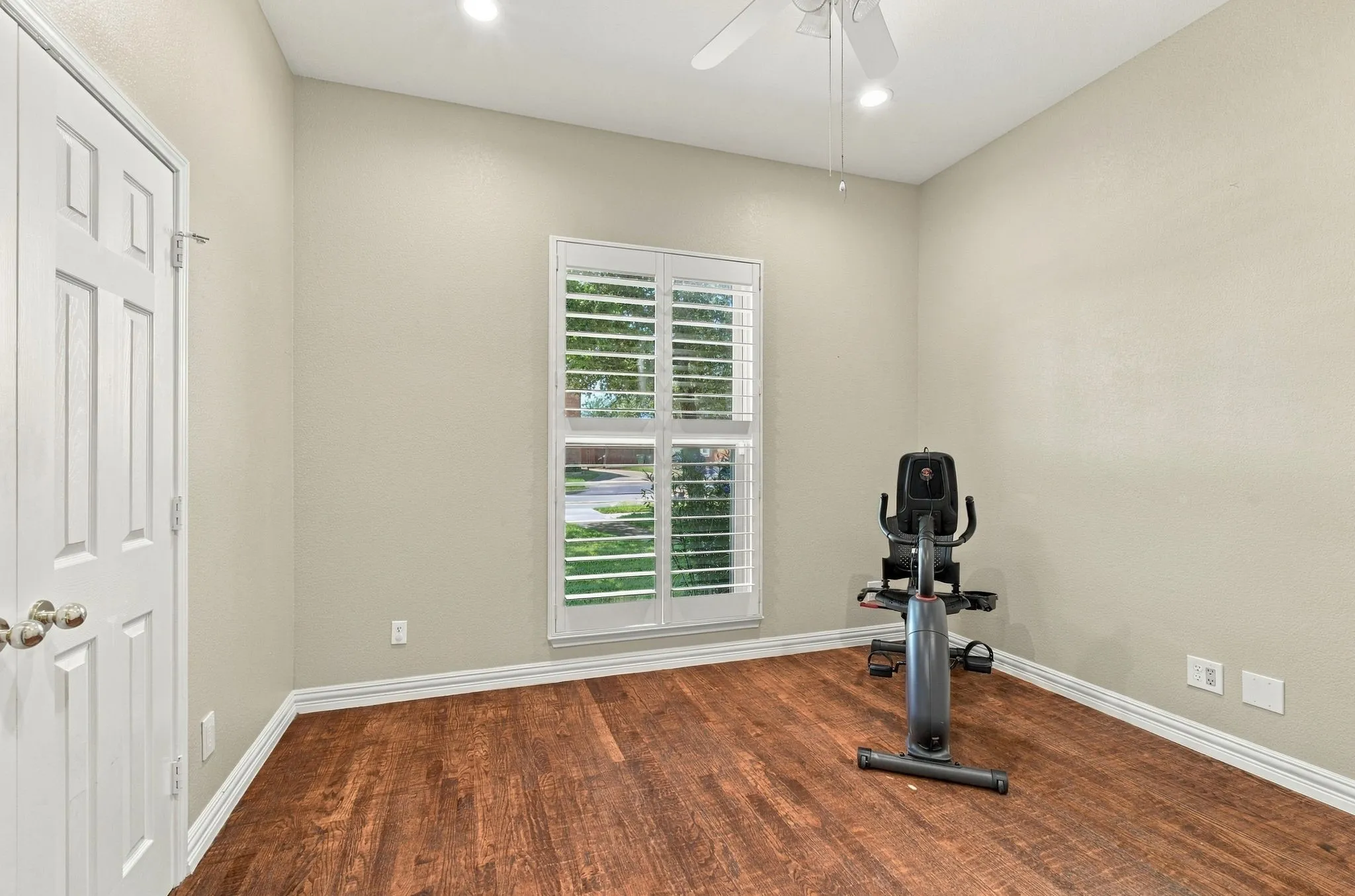 Single Family Residence For Sale in Collin County , 313 Mimosa Drive, Murphy, Texas 75094, 3 Bedroom, 2 Bathroom, 2 Garage spaces, 2,536 Sqft, built in 2000, mls#21406366, Real Estate Agent in Murphy, Homes For Sale in Collin county, Homes For Sale in Murphy, Realtor in Murphy Texas, Real Estate Brokerage Independent Realty Texas, Luminita Cordes Realtor