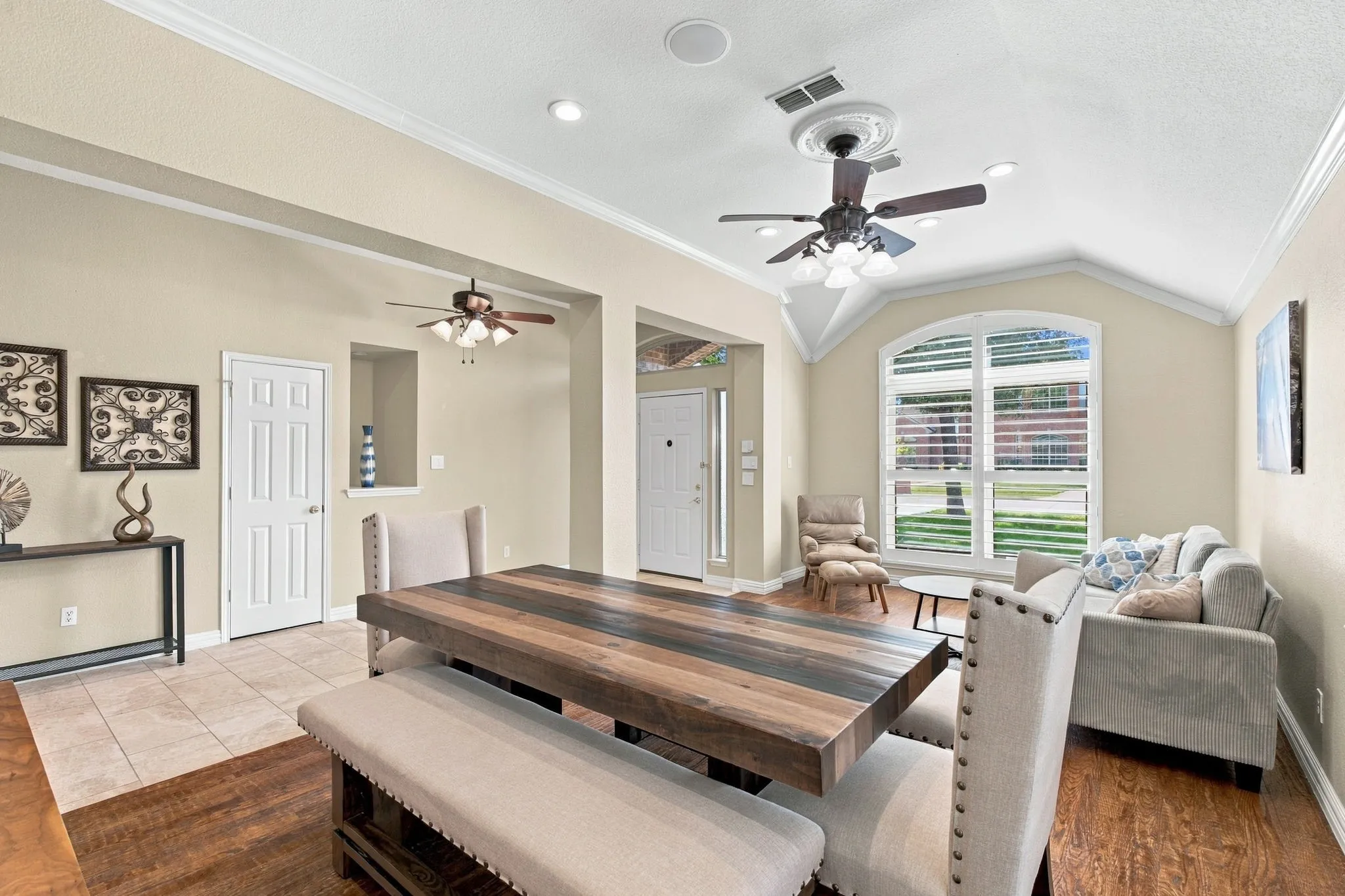 Single Family Residence For Sale in Collin County , 313 Mimosa Drive, Murphy, Texas 75094, 3 Bedroom, 2 Bathroom, 2 Garage spaces, 2,536 Sqft, built in 2000, mls#21406366, Real Estate Agent in Murphy, Homes For Sale in Collin county, Homes For Sale in Murphy, Realtor in Murphy Texas, Real Estate Brokerage Independent Realty Texas, Luminita Cordes Realtor