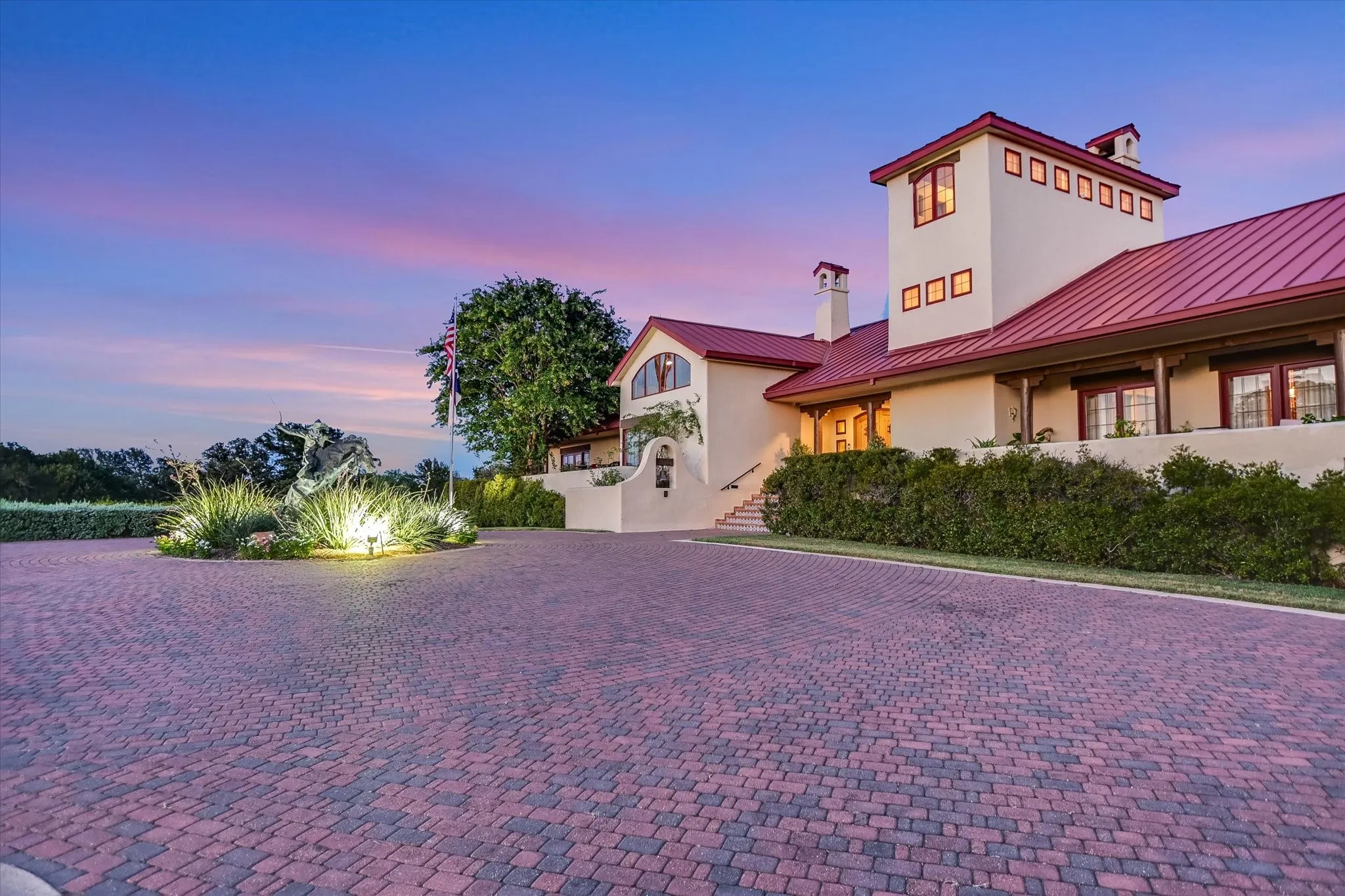 Single Family Residence For Sale in Llano County , 409 Haney Trace, Horseshoe Bay, Texas 78657, 5 Bedroom, 8 Bathroom, 7 Garage spaces, 7,000 Sqft, built in 2000, mls#21407604, Real Estate Agent in Horseshoe Bay, Homes For Sale in Llano county, Homes For Sale in Horseshoe Bay, Realtor in Horseshoe Bay Texas, Real Estate Brokerage Independent Realty Texas, Luminita Cordes Realtor