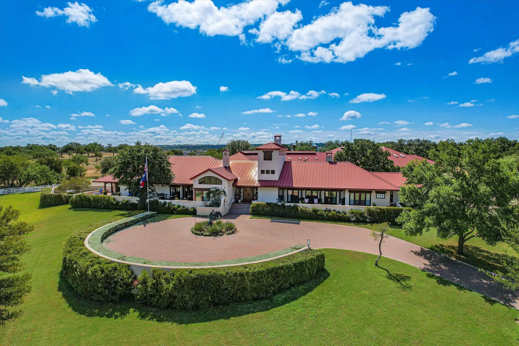 Single Family Residence For Sale in Llano County , 409 Haney Trace, Horseshoe Bay, Texas 78657, 5 Bedroom, 8 Bathroom, 7 Garage spaces, 7,000 Sqft, built in 2000, mls#21407604, Real Estate Agent in Horseshoe Bay, Homes For Sale in Llano county, Homes For Sale in Horseshoe Bay, Realtor in Horseshoe Bay Texas, Real Estate Brokerage Independent Realty Texas, Luminita Cordes Realtor