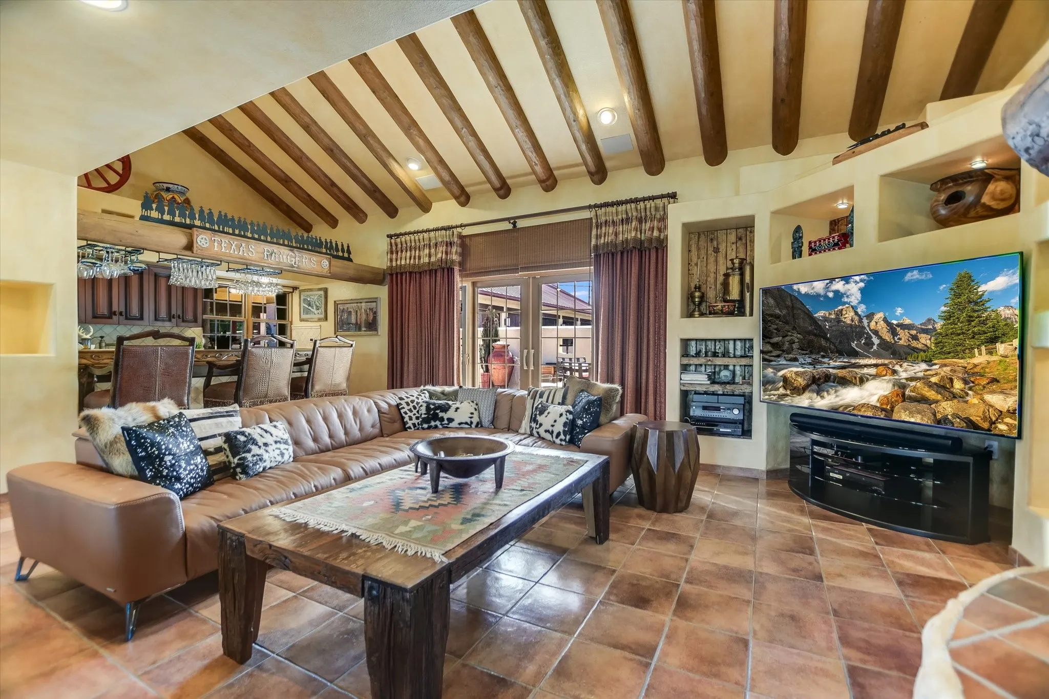 Single Family Residence For Sale in Llano County , 409 Haney Trace, Horseshoe Bay, Texas 78657, 5 Bedroom, 8 Bathroom, 7 Garage spaces, 7,000 Sqft, built in 2000, mls#21407604, Real Estate Agent in Horseshoe Bay, Homes For Sale in Llano county, Homes For Sale in Horseshoe Bay, Realtor in Horseshoe Bay Texas, Real Estate Brokerage Independent Realty Texas, Luminita Cordes Realtor