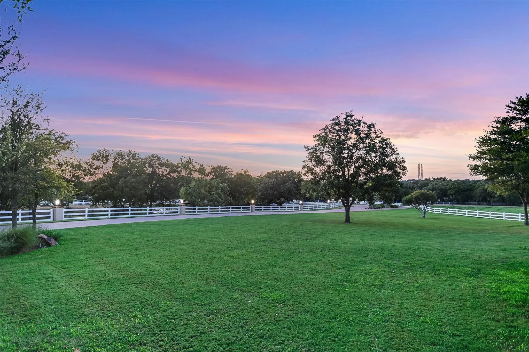 Single Family Residence For Sale in Llano County , 409 Haney Trace, Horseshoe Bay, Texas 78657, 5 Bedroom, 8 Bathroom, 7 Garage spaces, 7,000 Sqft, built in 2000, mls#21407604, Real Estate Agent in Horseshoe Bay, Homes For Sale in Llano county, Homes For Sale in Horseshoe Bay, Realtor in Horseshoe Bay Texas, Real Estate Brokerage Independent Realty Texas, Luminita Cordes Realtor
