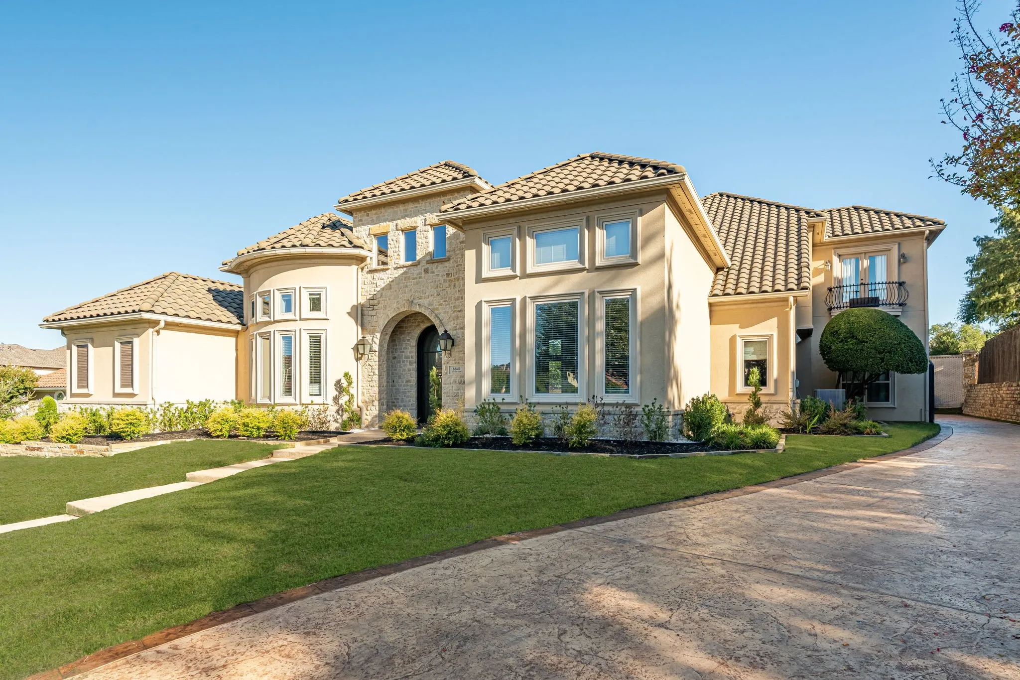 Single Family Residence For Sale in Denton County , 6649 Canyon Oaks Circle, Plano, Texas 75024, 4 Bedroom, 5 Bathroom, 3 Garage spaces, 4,626 Sqft, built in 2003, mls#21406442, Real Estate Agent in Plano, Homes For Sale in Denton county, Homes For Sale in Plano, Realtor in Plano Texas, Real Estate Brokerage Independent Realty Texas, Luminita Cordes Realtor