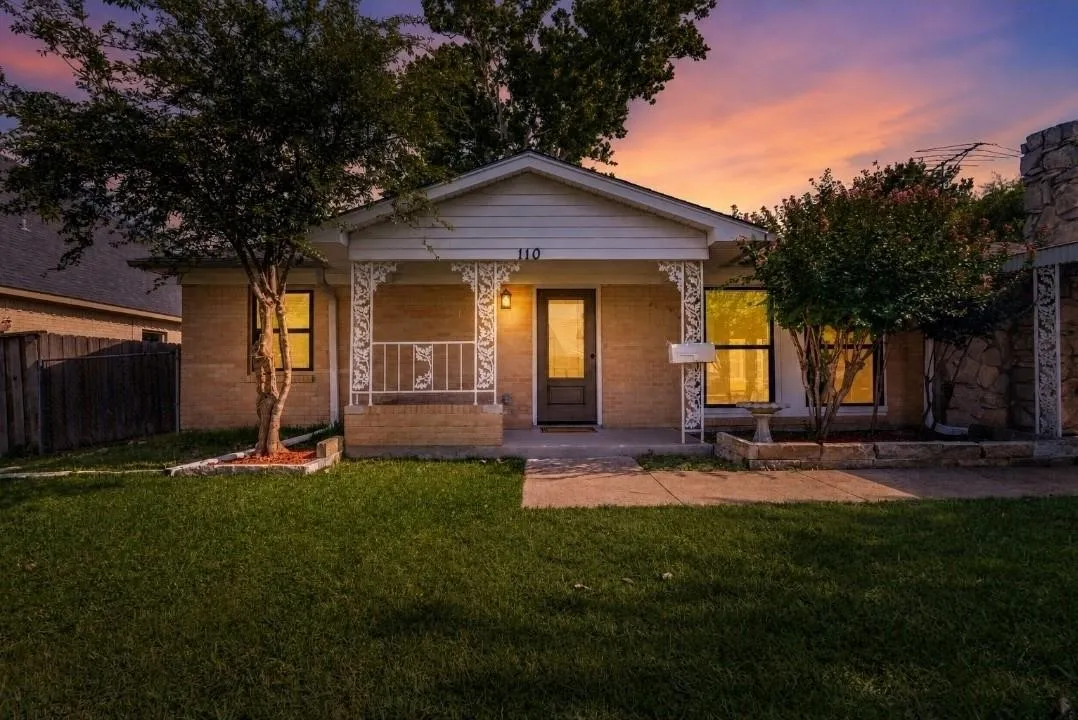Single Family Residence For Sale in Dallas County , 110 W Marguerita Drive, Garland, Texas 75040, 3 Bedroom, 2 Bathroom, 2 Garage spaces, 1,340 Sqft, built in 1955, mls#21407670, Real Estate Agent in Garland, Homes For Sale in Dallas county, Homes For Sale in Garland, Realtor in Garland Texas, Real Estate Brokerage Independent Realty Texas, Luminita Cordes Realtor