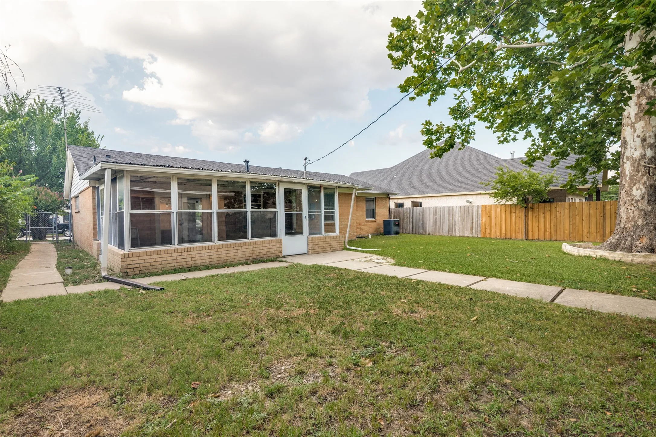Large Backyard with plenty of parking.