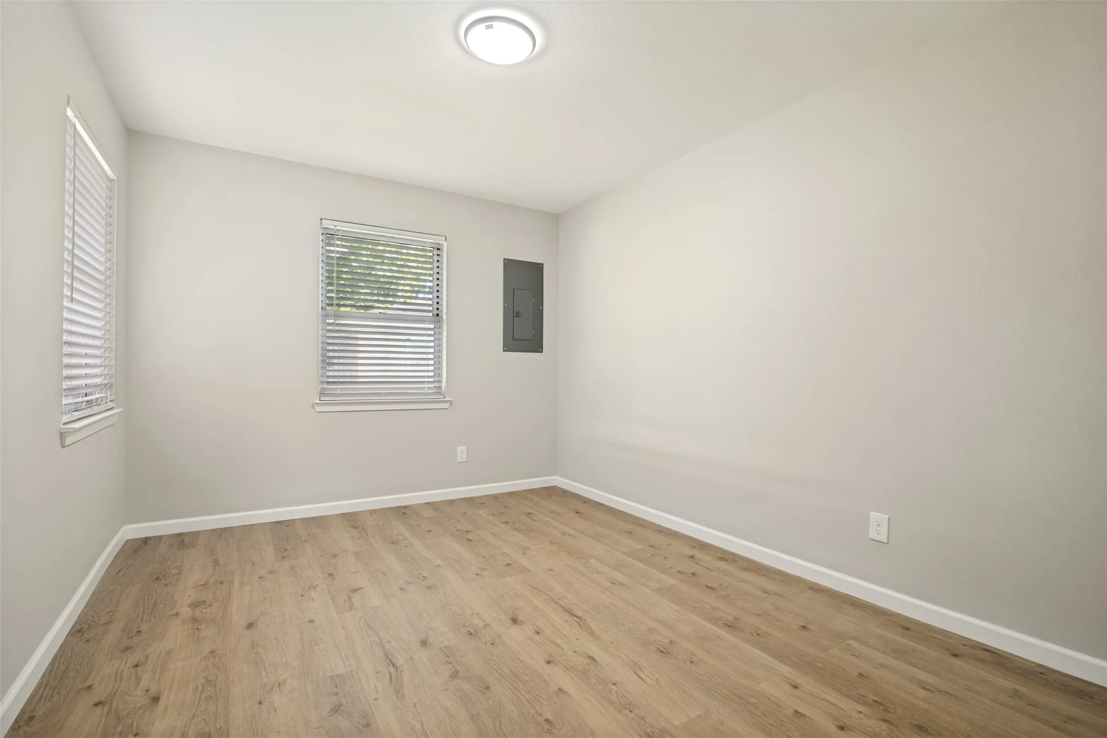 Single Family Residence For Sale in Dallas County , 110 W Marguerita Drive, Garland, Texas 75040, 3 Bedroom, 2 Bathroom, 2 Garage spaces, 1,340 Sqft, built in 1955, mls#21407670, Real Estate Agent in Garland, Homes For Sale in Dallas county, Homes For Sale in Garland, Realtor in Garland Texas, Real Estate Brokerage Independent Realty Texas, Luminita Cordes Realtor