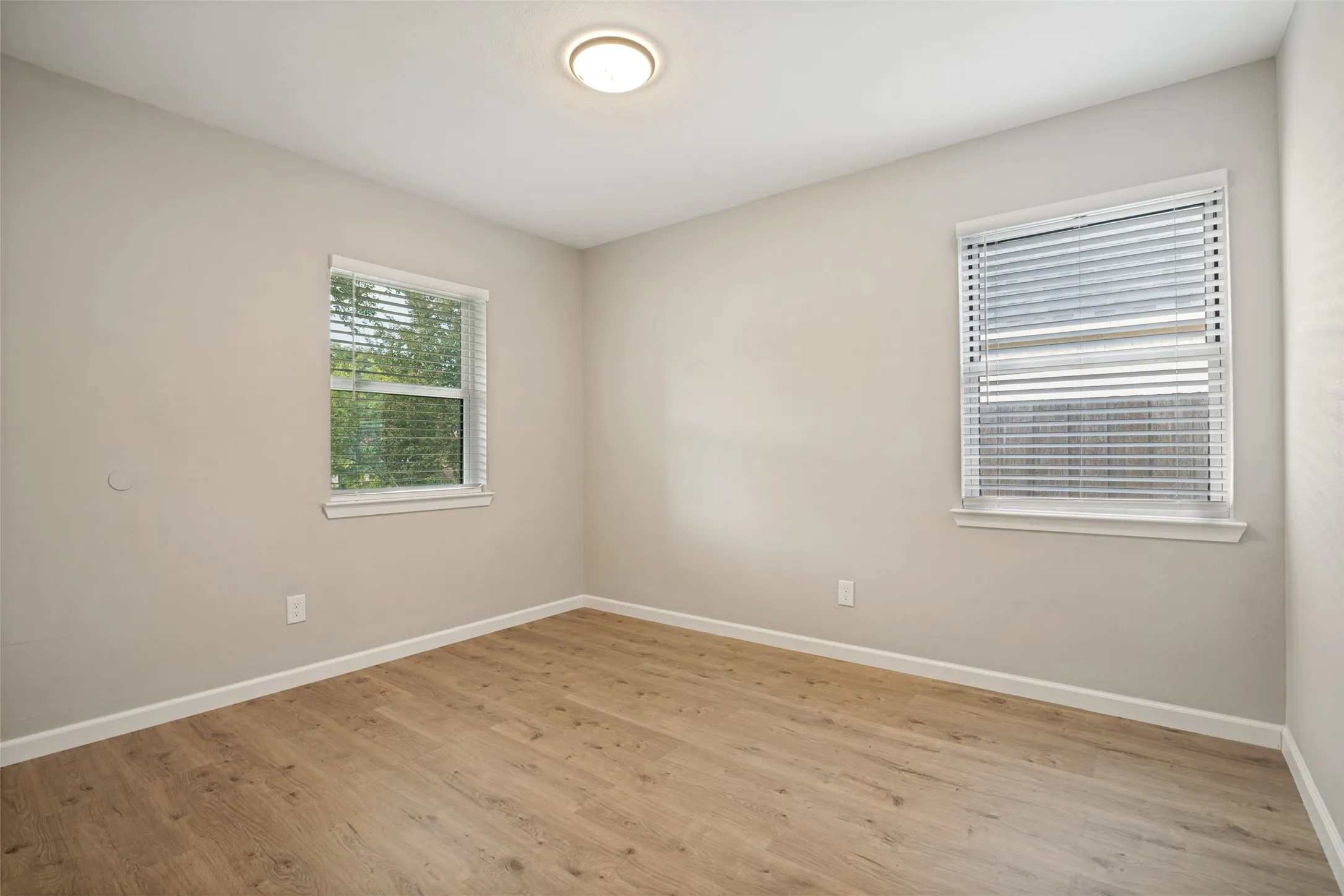Single Family Residence For Sale in Dallas County , 110 W Marguerita Drive, Garland, Texas 75040, 3 Bedroom, 2 Bathroom, 2 Garage spaces, 1,340 Sqft, built in 1955, mls#21407670, Real Estate Agent in Garland, Homes For Sale in Dallas county, Homes For Sale in Garland, Realtor in Garland Texas, Real Estate Brokerage Independent Realty Texas, Luminita Cordes Realtor