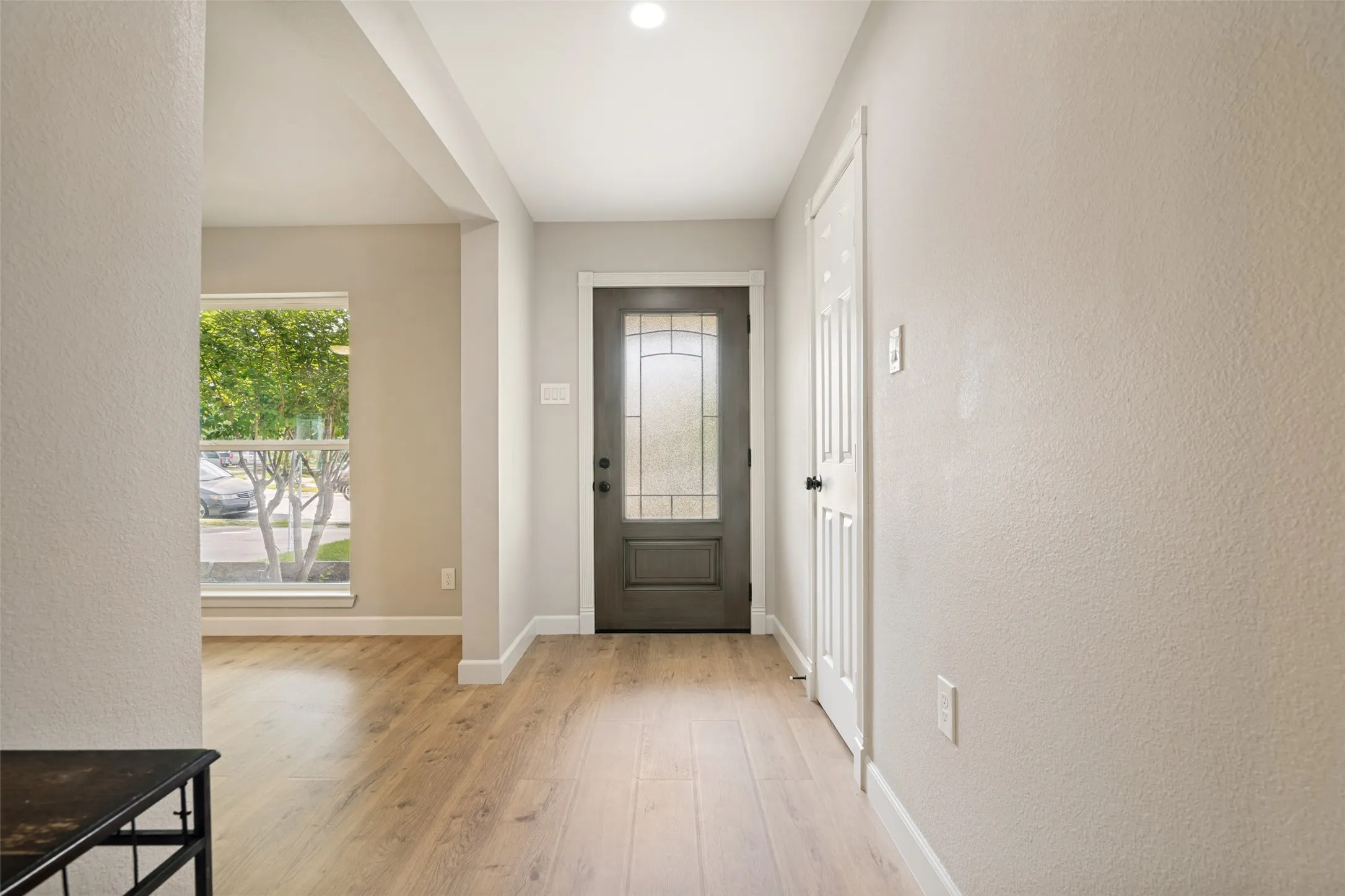 Single Family Residence For Sale in Dallas County , 110 W Marguerita Drive, Garland, Texas 75040, 3 Bedroom, 2 Bathroom, 2 Garage spaces, 1,340 Sqft, built in 1955, mls#21407670, Real Estate Agent in Garland, Homes For Sale in Dallas county, Homes For Sale in Garland, Realtor in Garland Texas, Real Estate Brokerage Independent Realty Texas, Luminita Cordes Realtor