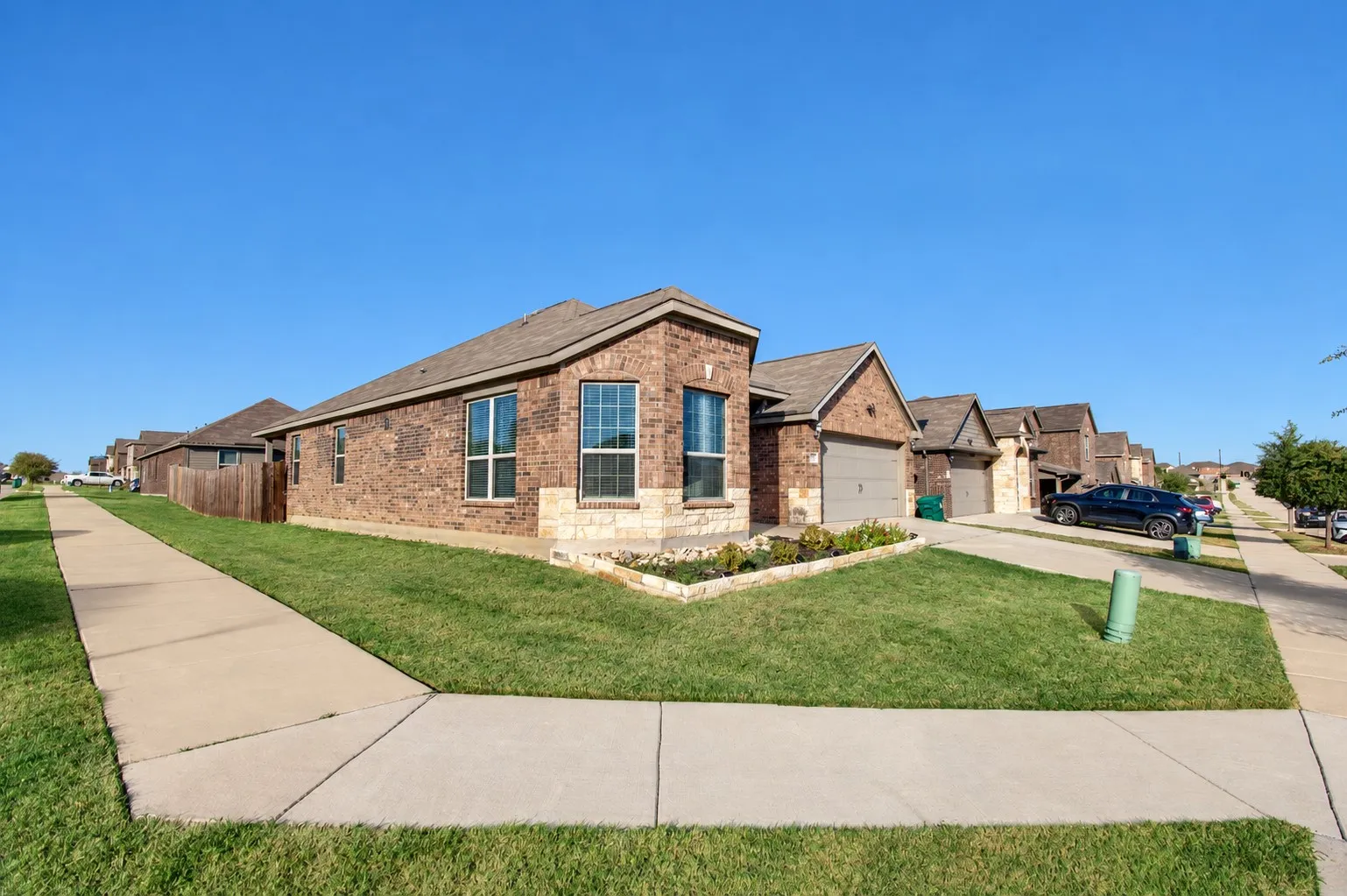 Single Family Residence For Sale in Denton County , 717 Lansman Trail, Denton, Texas 76207, 2 Bedroom, 2 Bathroom, 2 Garage spaces, 1,927 Sqft, built in 2019, mls#21407685, Real Estate Agent in Denton, Homes For Sale in Denton county, Homes For Sale in Denton, Realtor in Denton Texas, Real Estate Brokerage Independent Realty Texas, Luminita Cordes Realtor