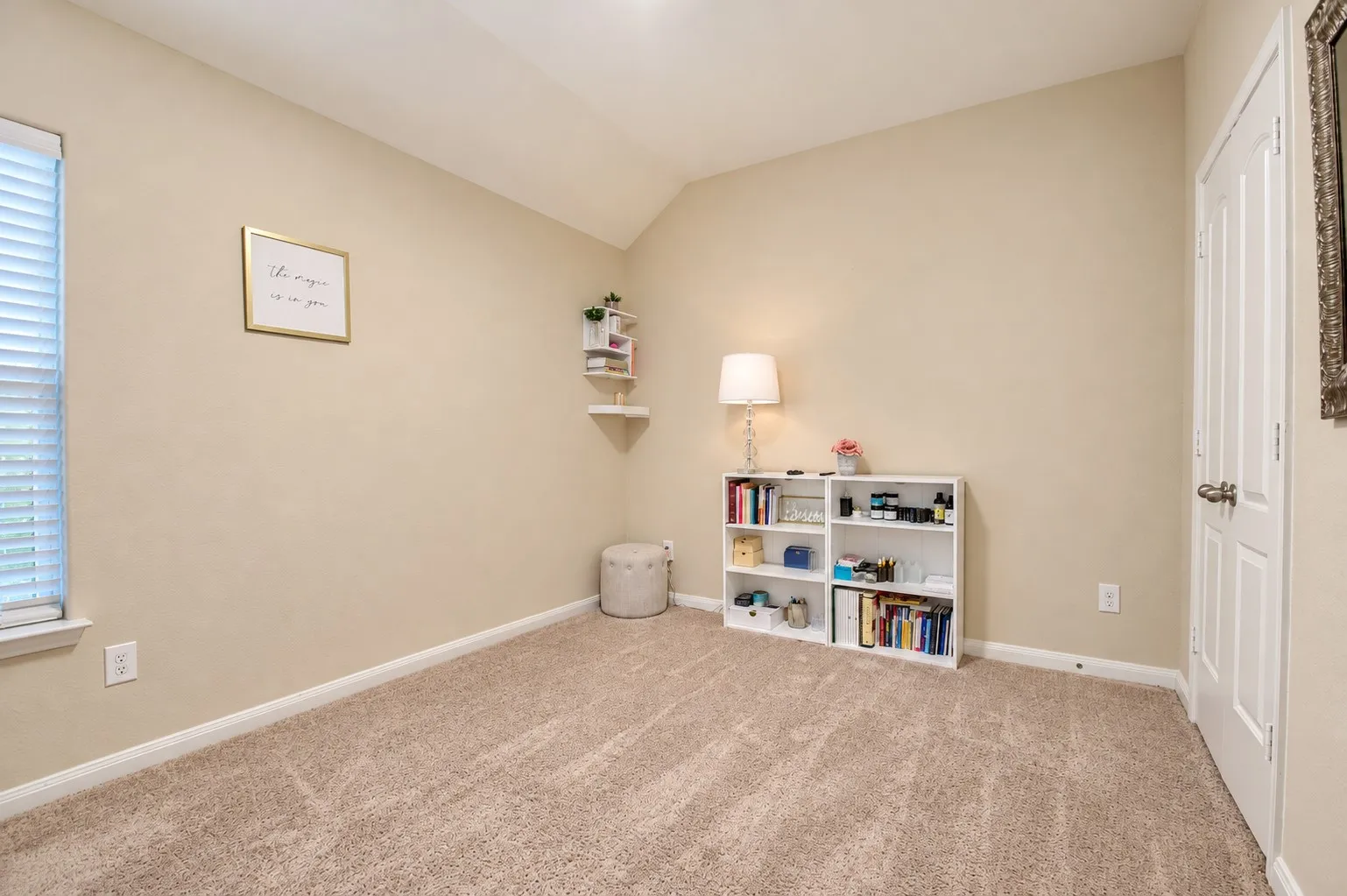 Single Family Residence For Sale in Denton County , 717 Lansman Trail, Denton, Texas 76207, 3 Bedroom, 2 Bathroom, 2 Garage spaces, 1,927 Sqft, built in 2019, mls#21407685, Real Estate Agent in Denton, Homes For Sale in Denton county, Homes For Sale in Denton, Realtor in Denton Texas, Real Estate Brokerage Independent Realty Texas, Luminita Cordes Realtor
