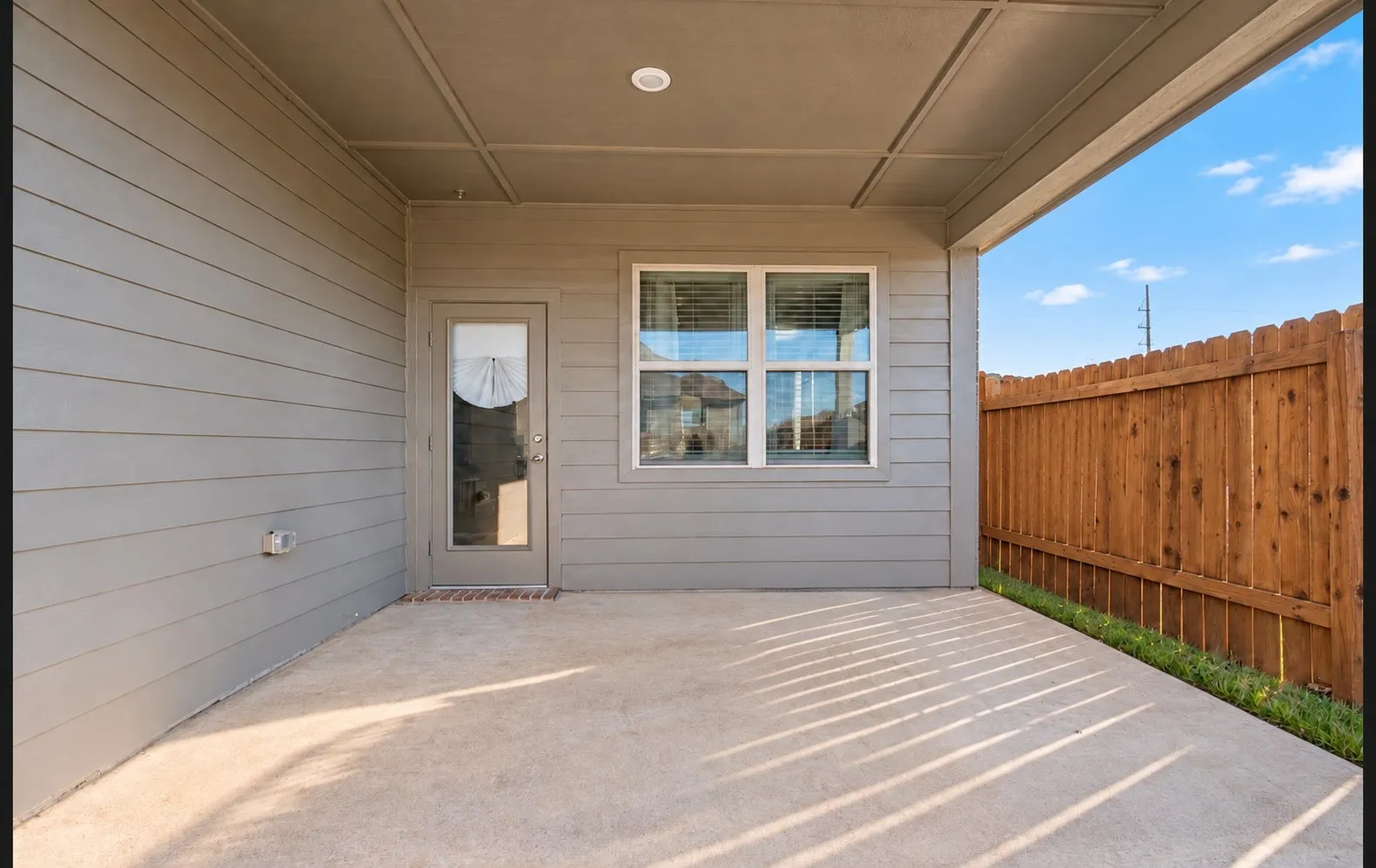 Single Family Residence For Sale in Denton County , 717 Lansman Trail, Denton, Texas 76207, 3 Bedroom, 2 Bathroom, 2 Garage spaces, 1,927 Sqft, built in 2019, mls#21407685, Real Estate Agent in Denton, Homes For Sale in Denton county, Homes For Sale in Denton, Realtor in Denton Texas, Real Estate Brokerage Independent Realty Texas, Luminita Cordes Realtor