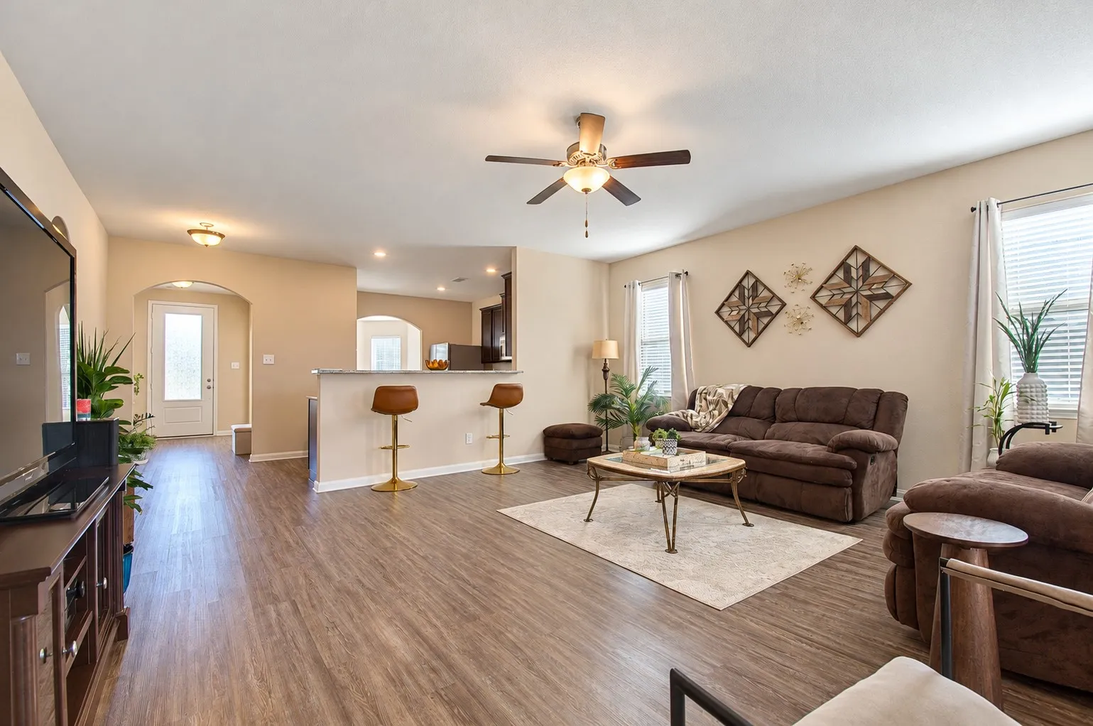 Single Family Residence For Sale in Denton County , 717 Lansman Trail, Denton, Texas 76207, 2 Bedroom, 2 Bathroom, 2 Garage spaces, 1,927 Sqft, built in 2019, mls#21407685, Real Estate Agent in Denton, Homes For Sale in Denton county, Homes For Sale in Denton, Realtor in Denton Texas, Real Estate Brokerage Independent Realty Texas, Luminita Cordes Realtor