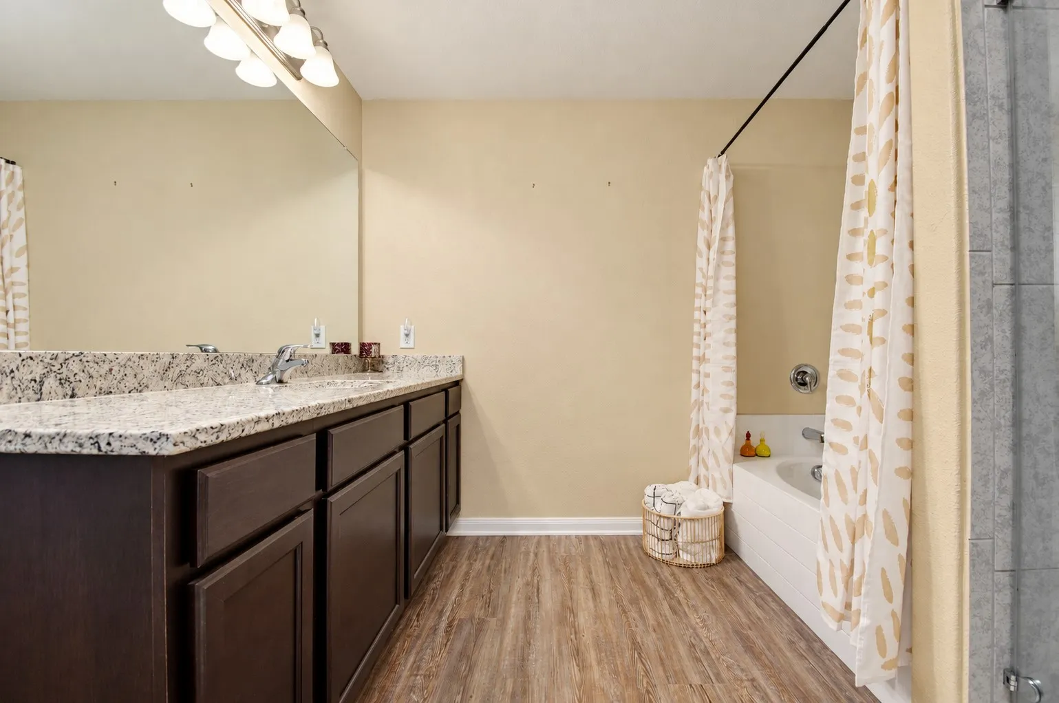 Single Family Residence For Sale in Denton County , 717 Lansman Trail, Denton, Texas 76207, 2 Bedroom, 2 Bathroom, 2 Garage spaces, 1,927 Sqft, built in 2019, mls#21407685, Real Estate Agent in Denton, Homes For Sale in Denton county, Homes For Sale in Denton, Realtor in Denton Texas, Real Estate Brokerage Independent Realty Texas, Luminita Cordes Realtor