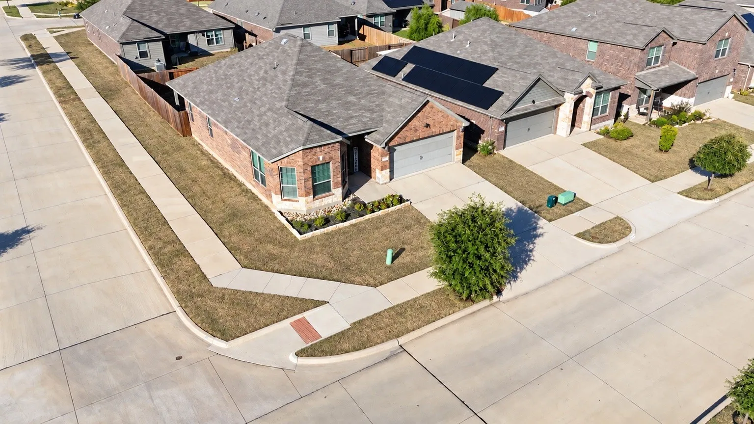 Single Family Residence For Sale in Denton County , 717 Lansman Trail, Denton, Texas 76207, 2 Bedroom, 2 Bathroom, 2 Garage spaces, 1,927 Sqft, built in 2019, mls#21407685, Real Estate Agent in Denton, Homes For Sale in Denton county, Homes For Sale in Denton, Realtor in Denton Texas, Real Estate Brokerage Independent Realty Texas, Luminita Cordes Realtor